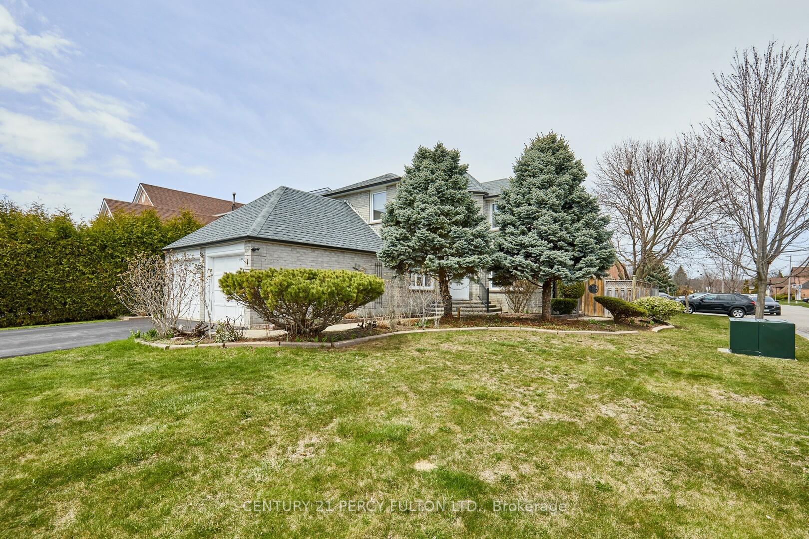 Photo 3 of 535 Gardenview Square, Pickering, Amberlea — HOMEH