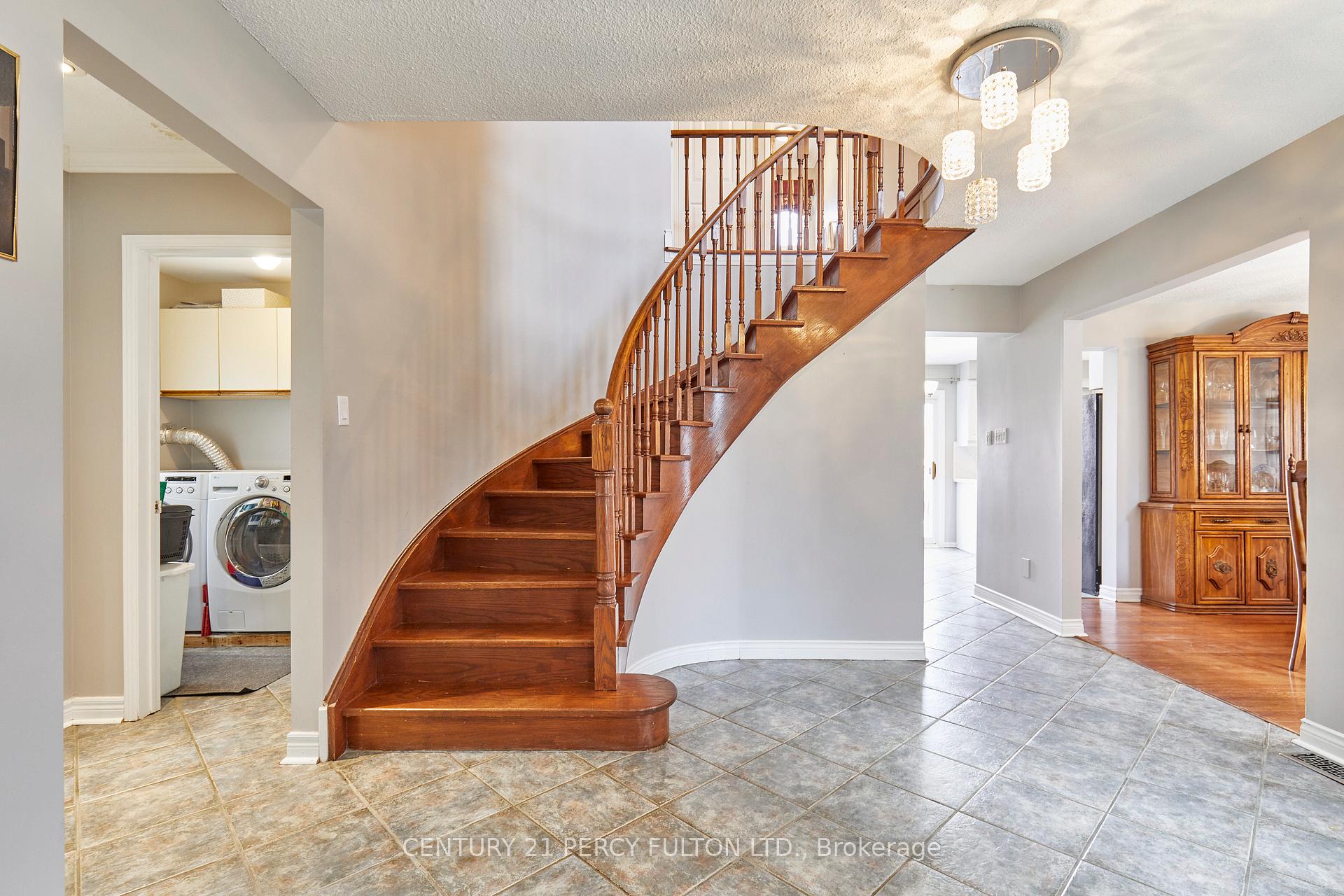 Photo 9 of 535 Gardenview Square, Pickering, Amberlea — HOMEH