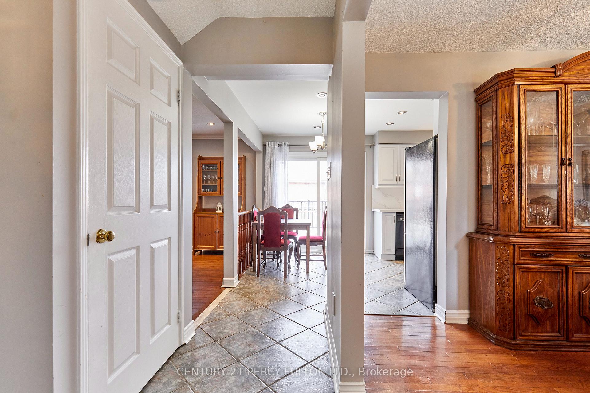 Photo 12 of 535 Gardenview Square, Pickering, Amberlea — HOMEH