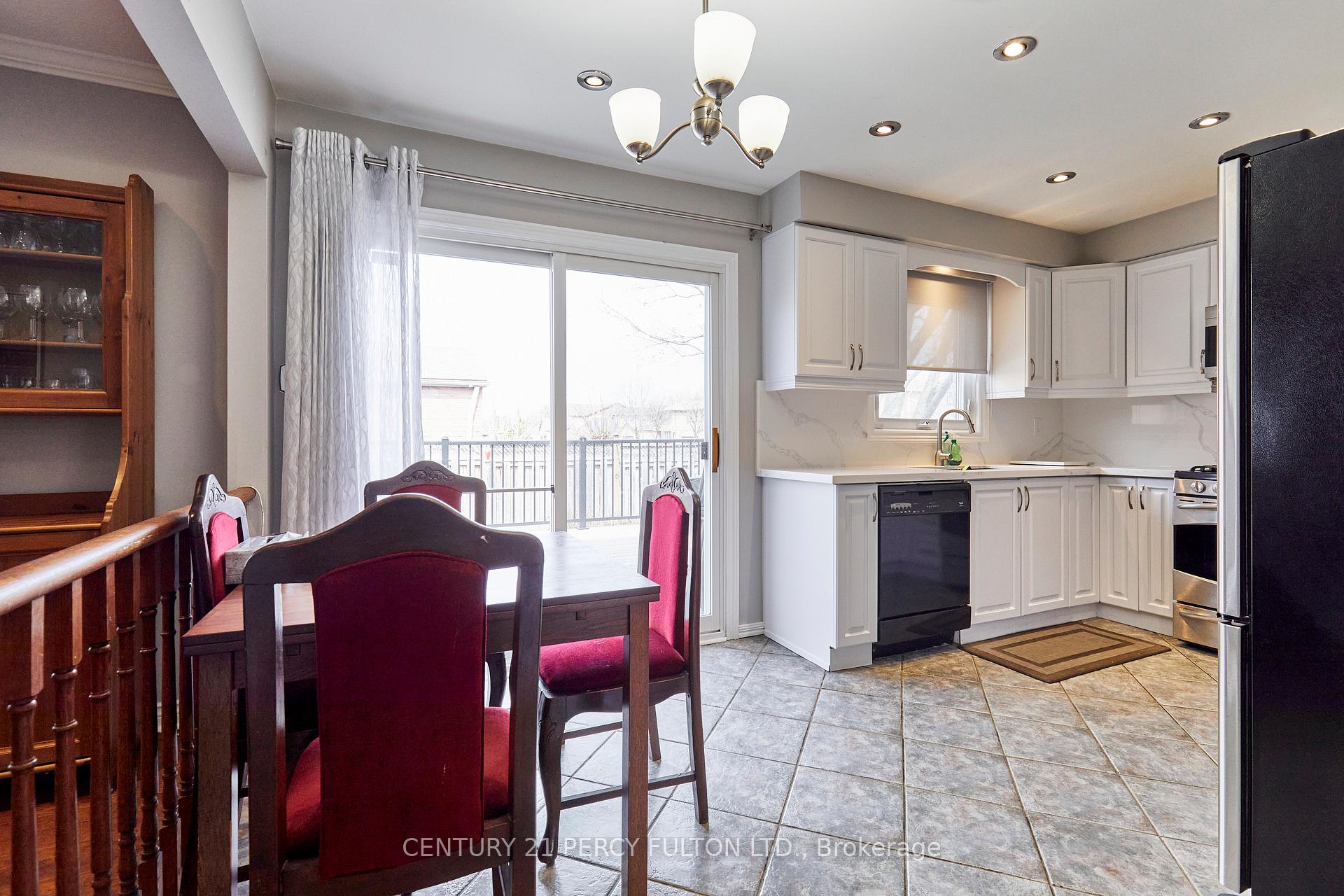 Photo 14 of 535 Gardenview Square, Pickering, Amberlea — HOMEH