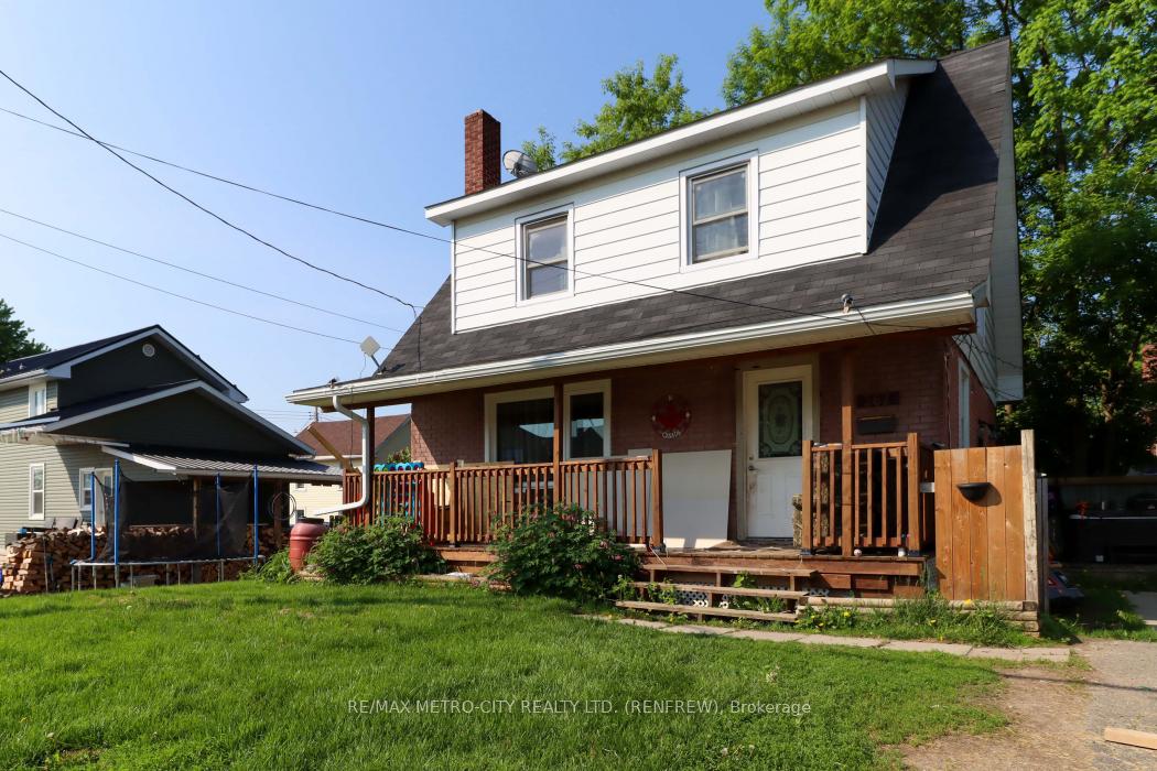 Front of 362-370 Baldwin Street