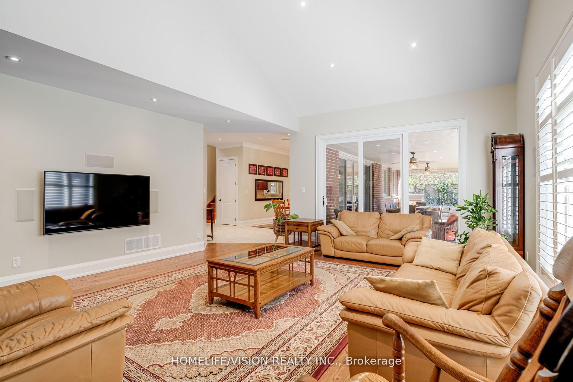 Photo 9 of 1836 Spruce Hill Road, Pickering, Dunbarton — HOMEH