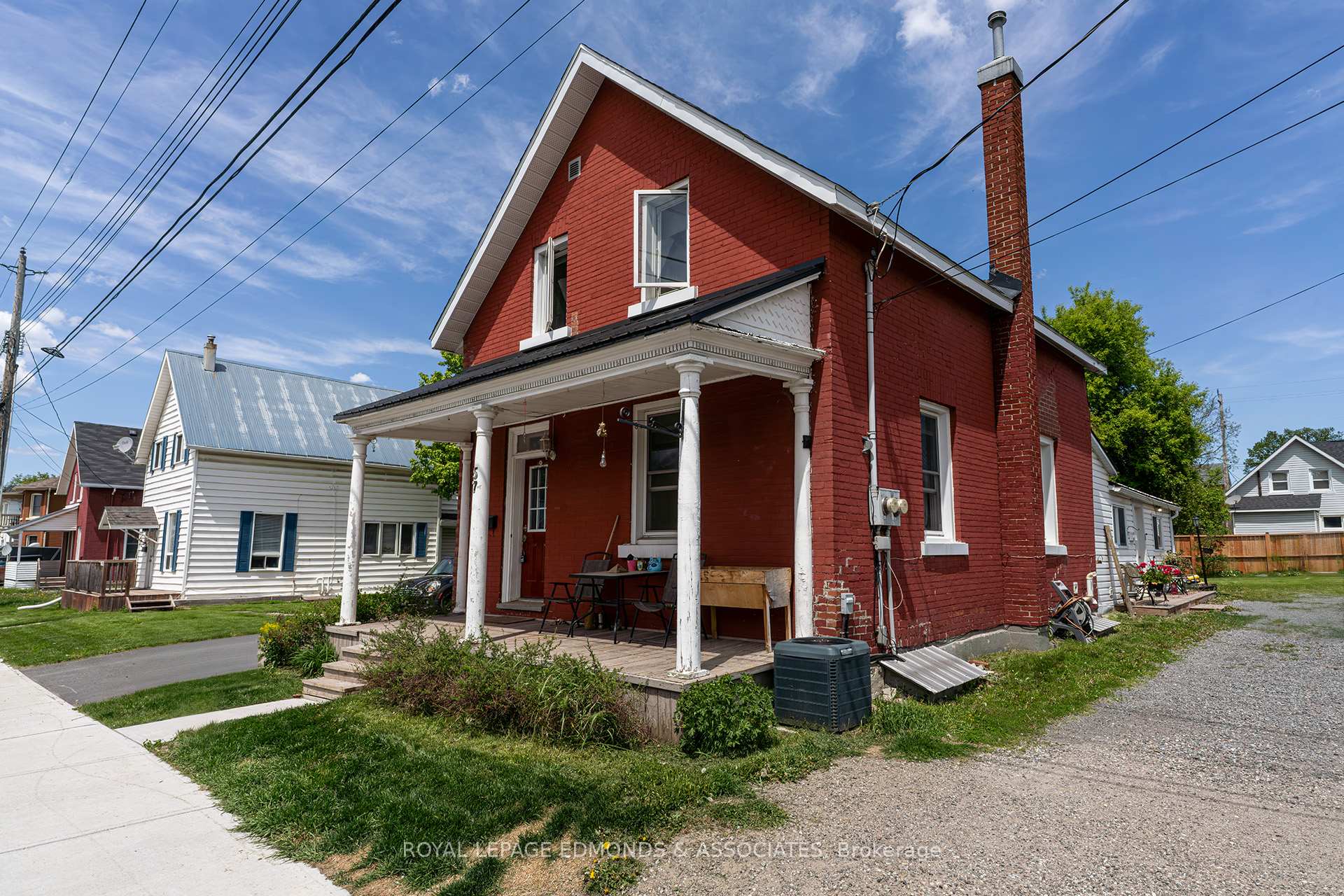 Front of 57 Lochiel Street S