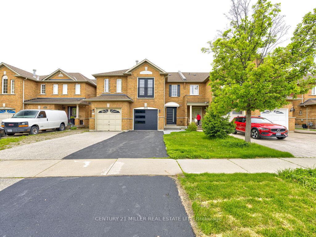 Front of 373 Ravineview Way