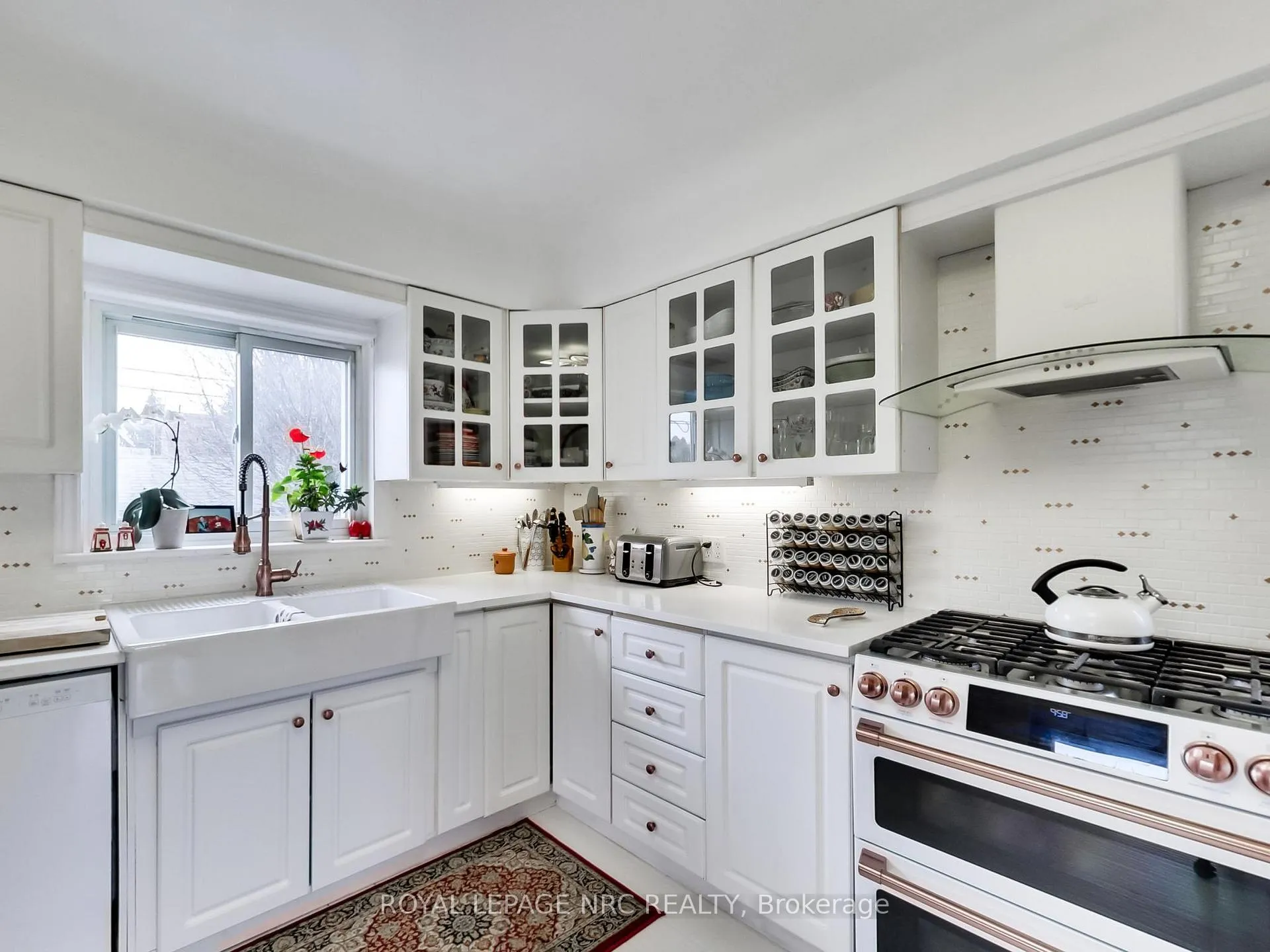 Photo 6 of 91 Weir Street S, Hamilton, Bartonville — HOMEH