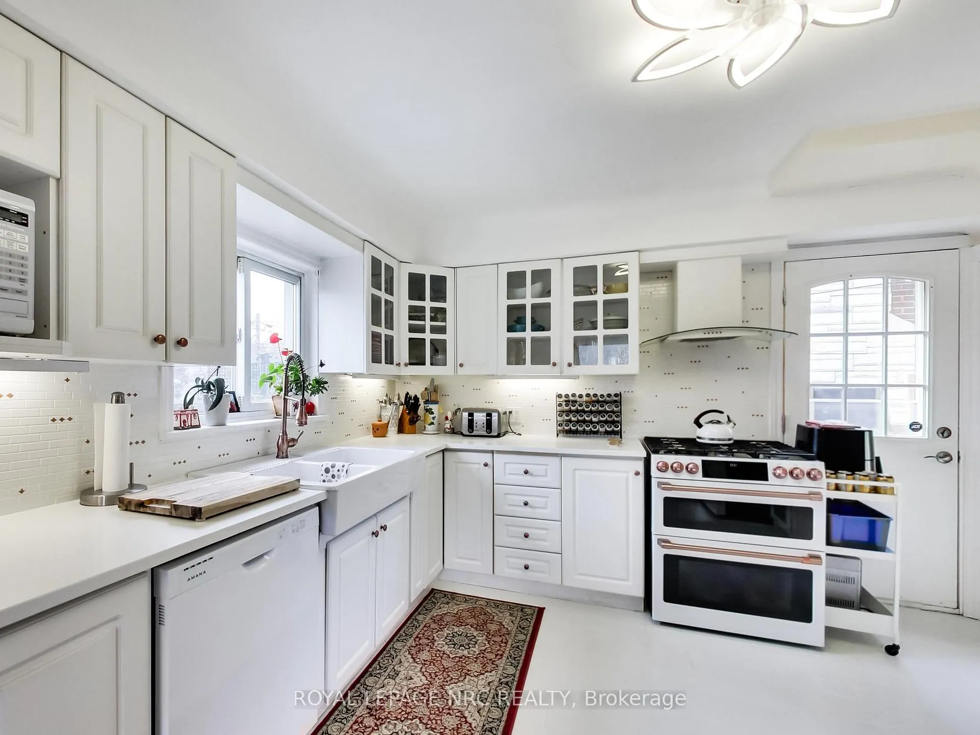 Photo 8 of 91 Weir Street S, Hamilton, Bartonville — HOMEH