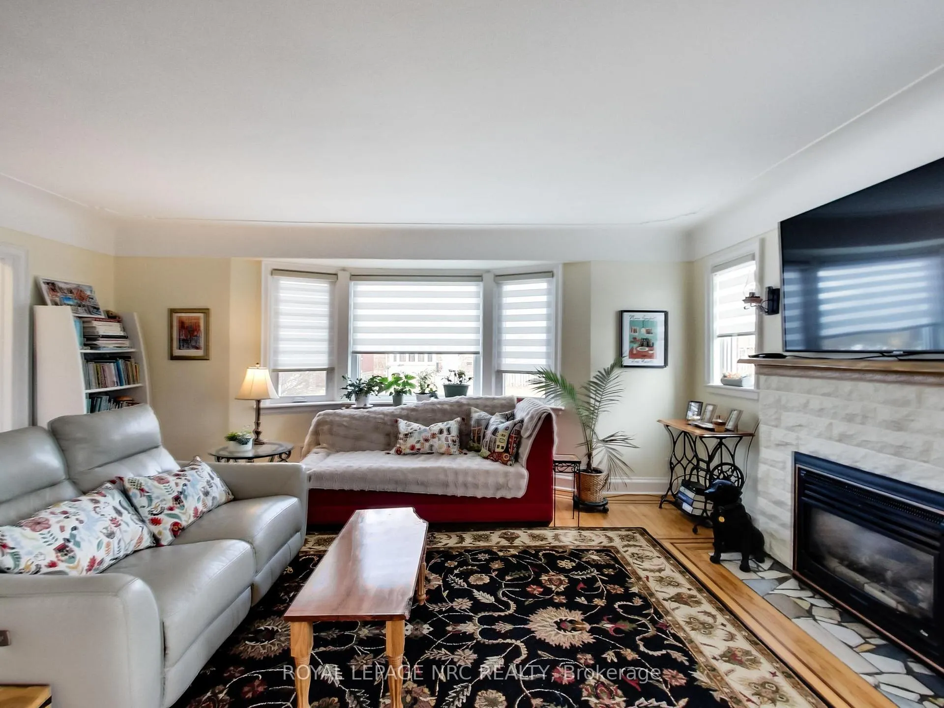 Photo 13 of 91 Weir Street S, Hamilton, Bartonville — HOMEH