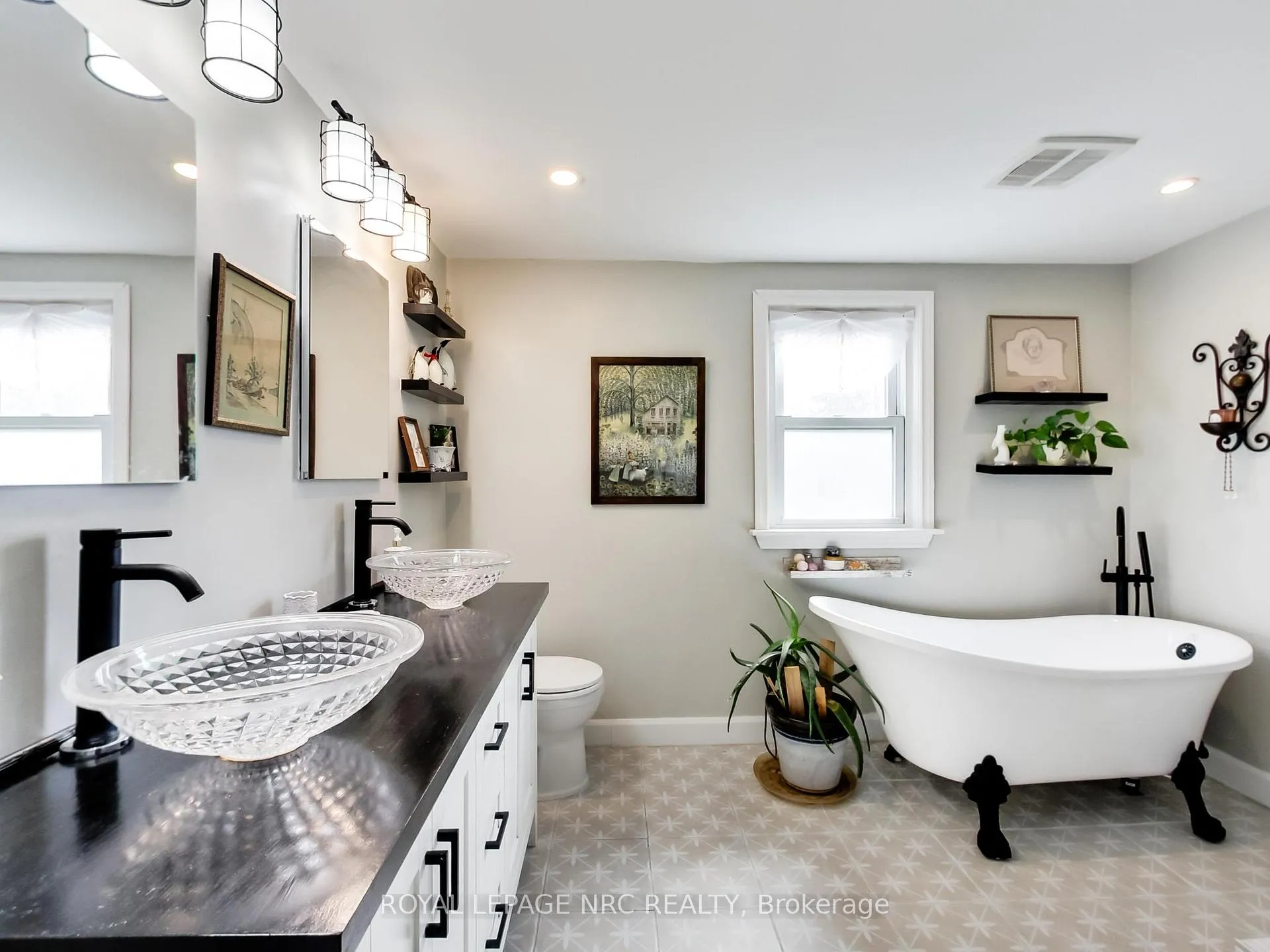 Photo 15 of 91 Weir Street S, Hamilton, Bartonville — HOMEH