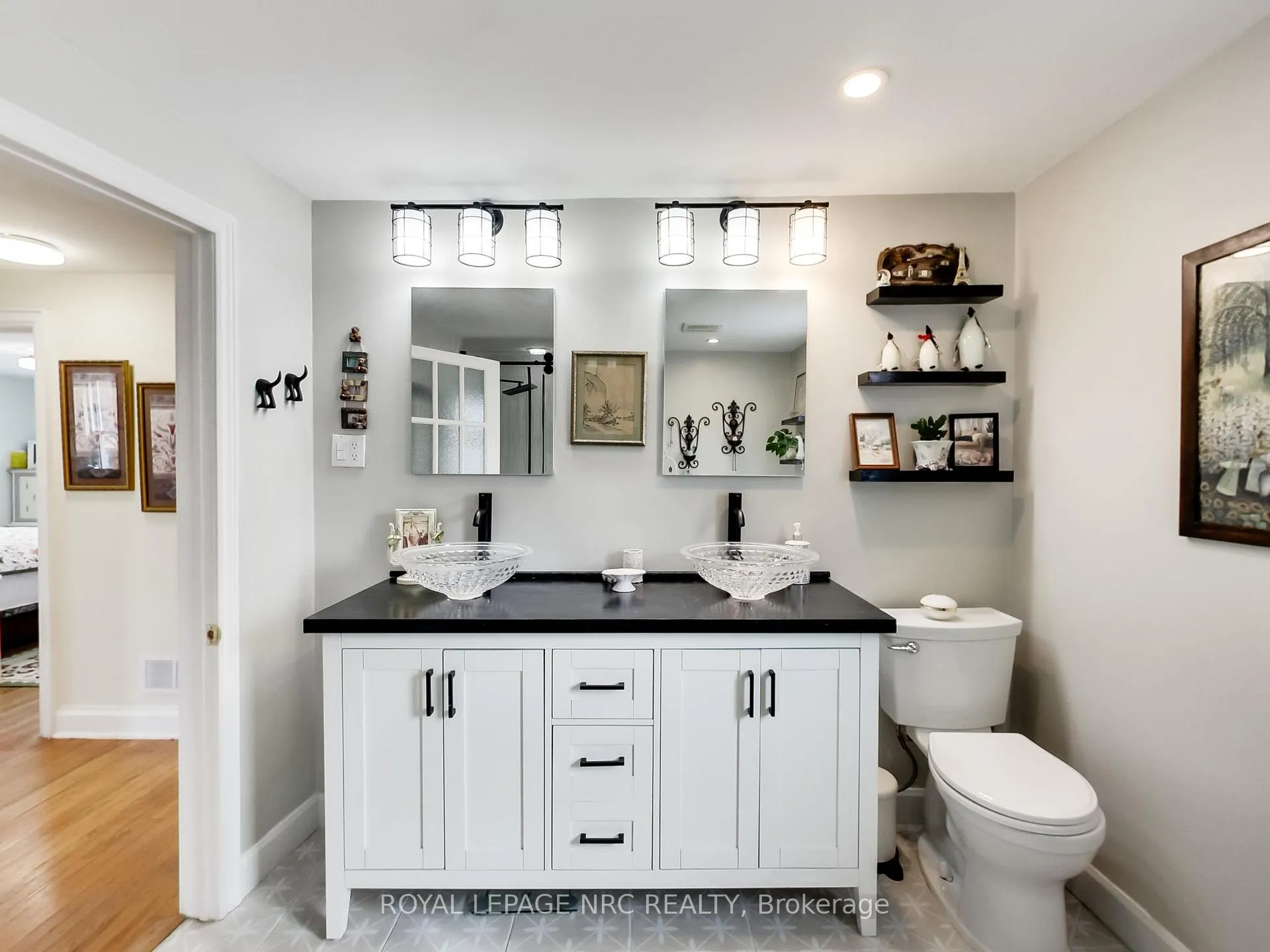Photo 17 of 91 Weir Street S, Hamilton, Bartonville — HOMEH