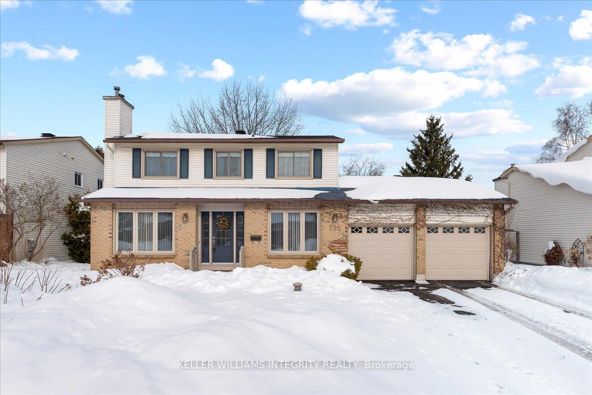 Front of 395 Cloverheath Crescent