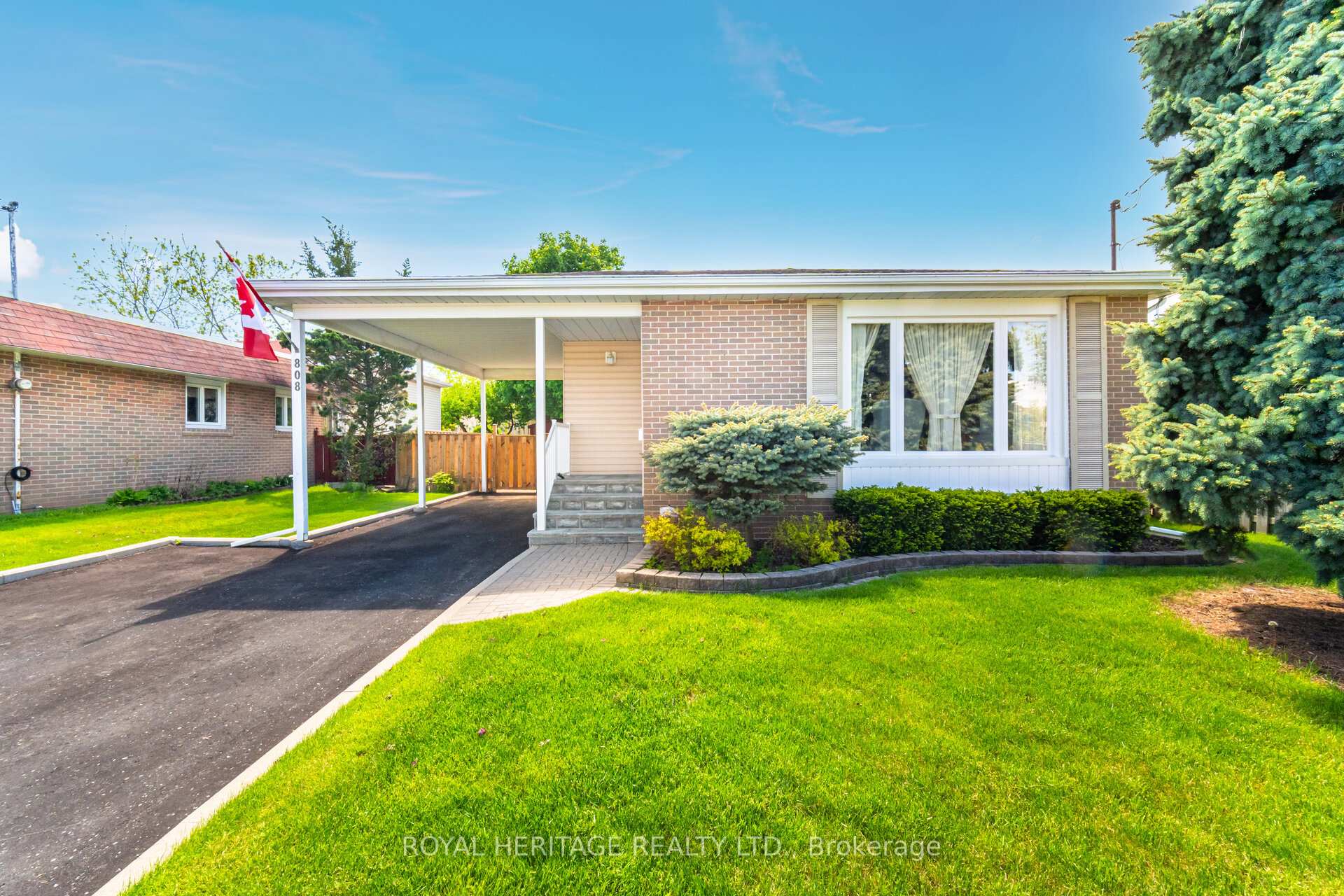 Front of 808 Batory Avenue