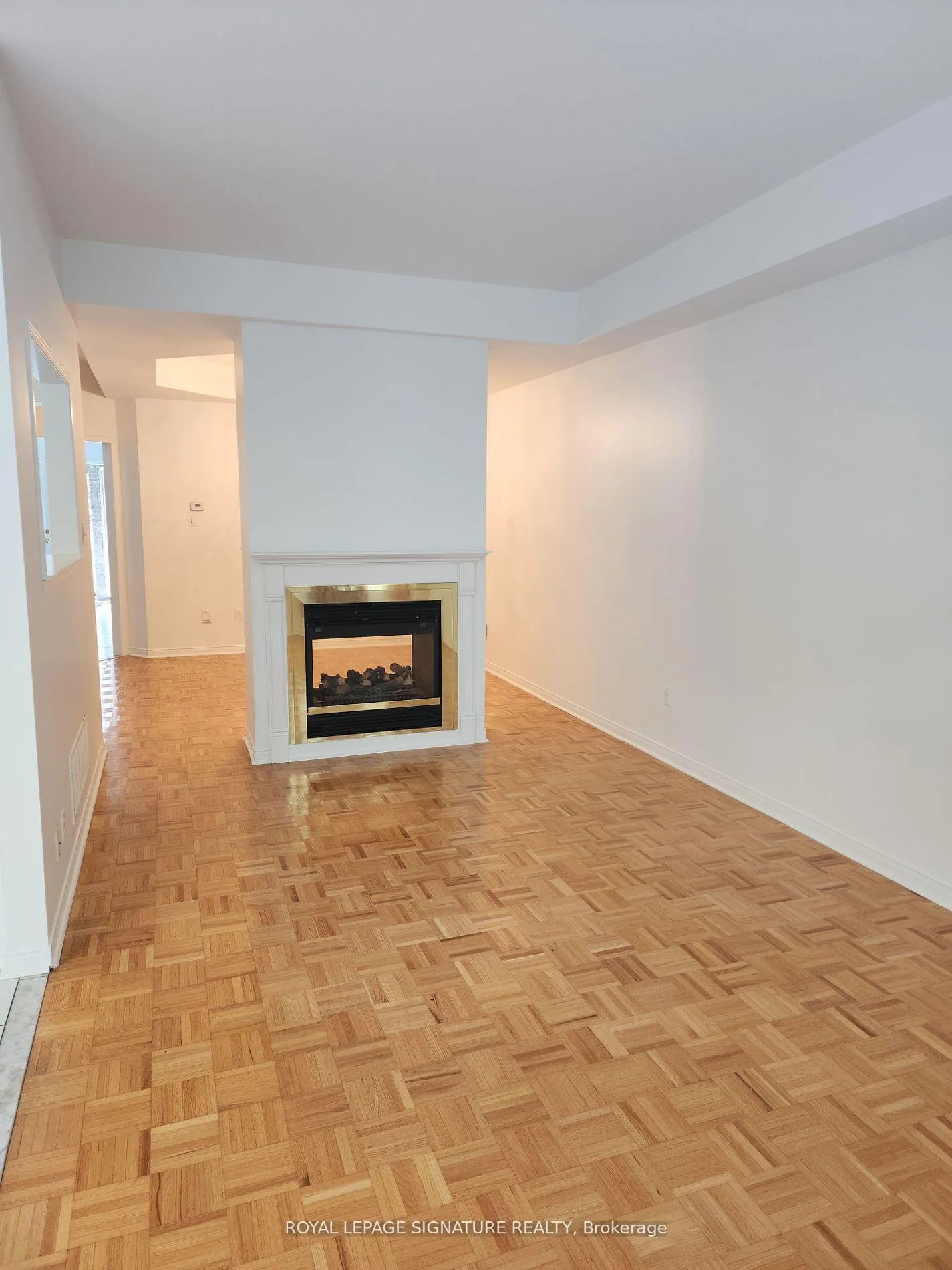 Photo 3 of 115 Blue Willow Drive, Vaughan, East Woodbridge — HOMEH
