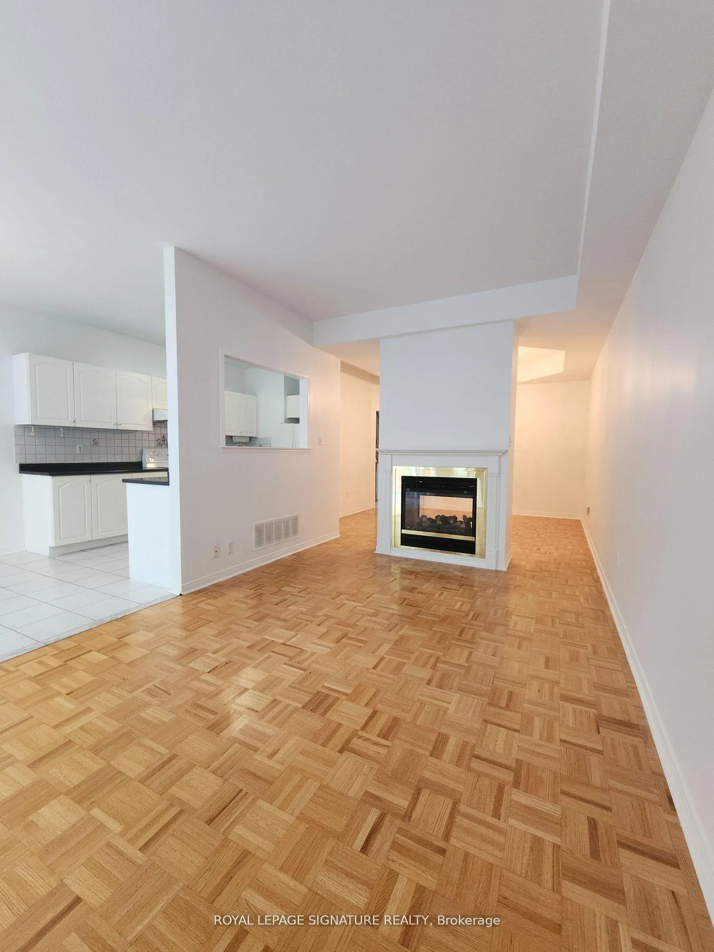 Photo 10 of 115 Blue Willow Drive, Vaughan, East Woodbridge — HOMEH