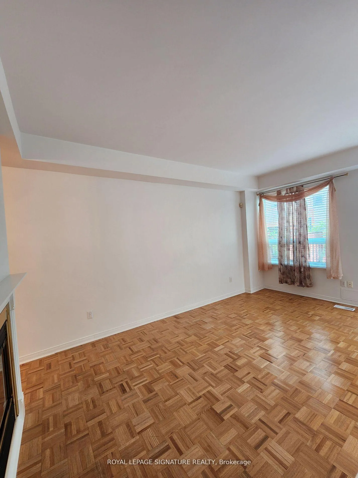 Photo 11 of 115 Blue Willow Drive, Vaughan, East Woodbridge — HOMEH