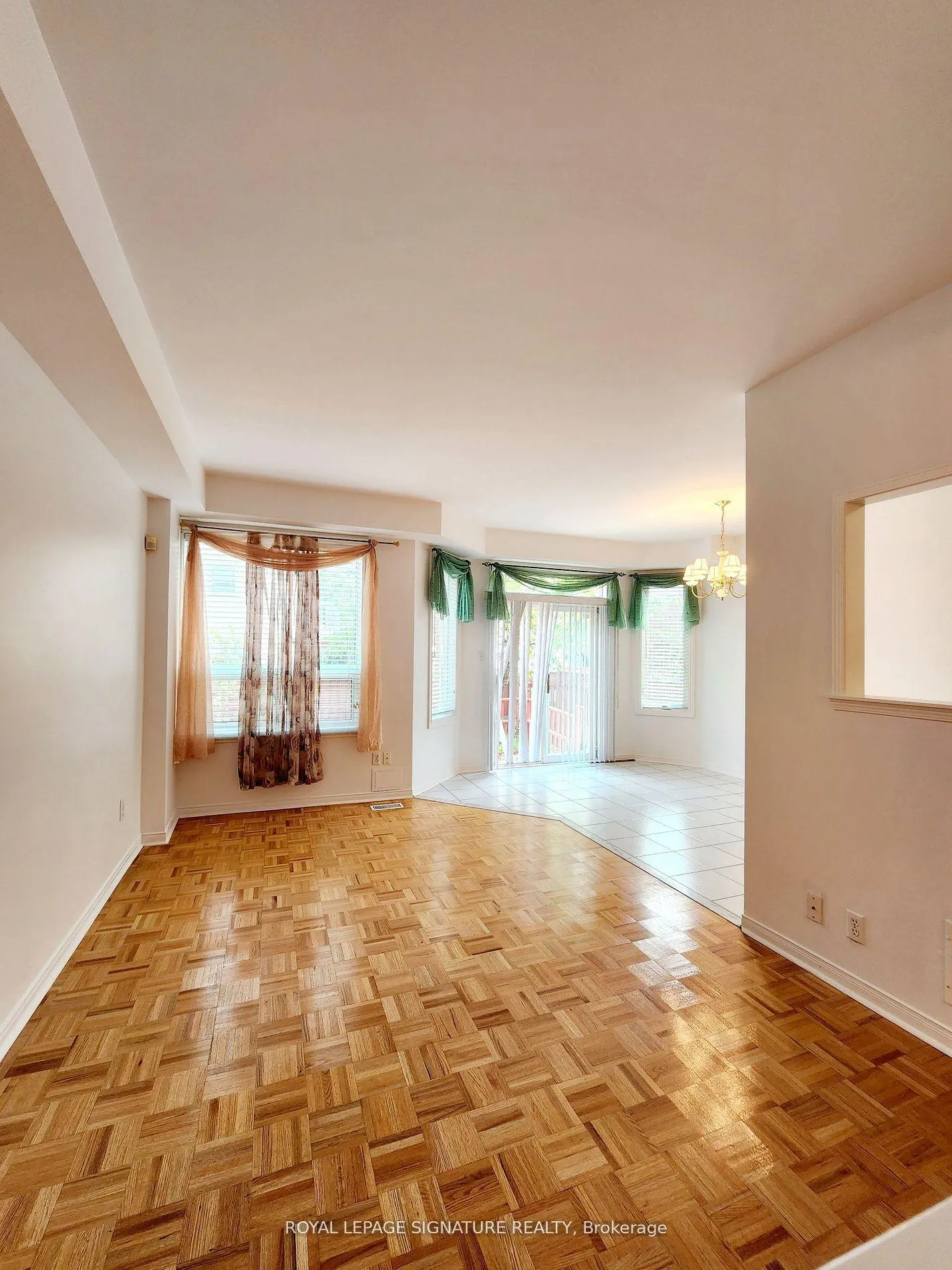 Photo 12 of 115 Blue Willow Drive, Vaughan, East Woodbridge — HOMEH