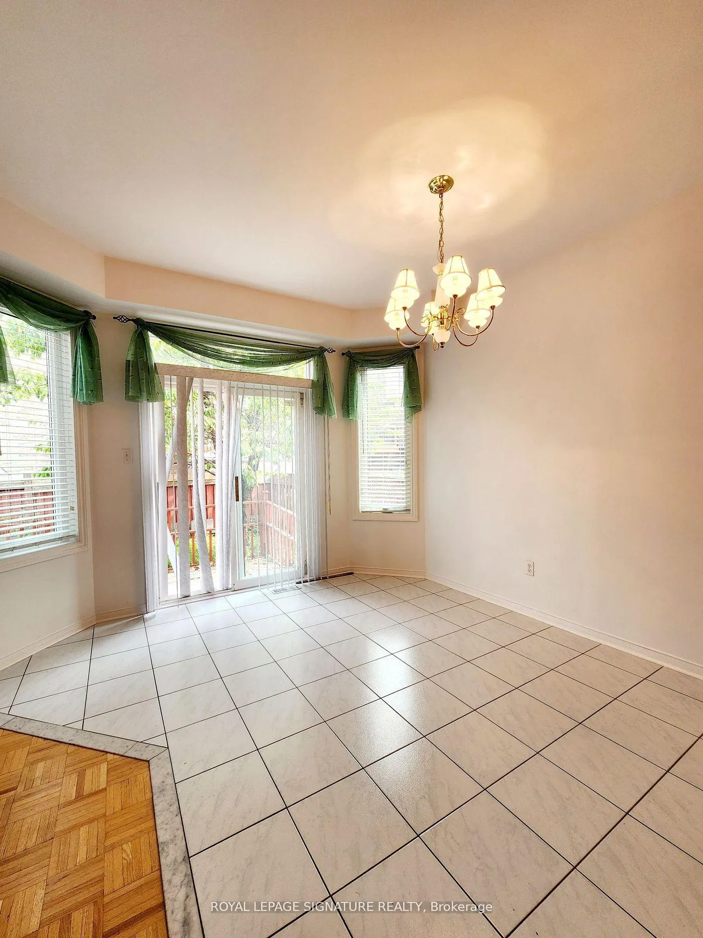 Photo 16 of 115 Blue Willow Drive, Vaughan, East Woodbridge — HOMEH