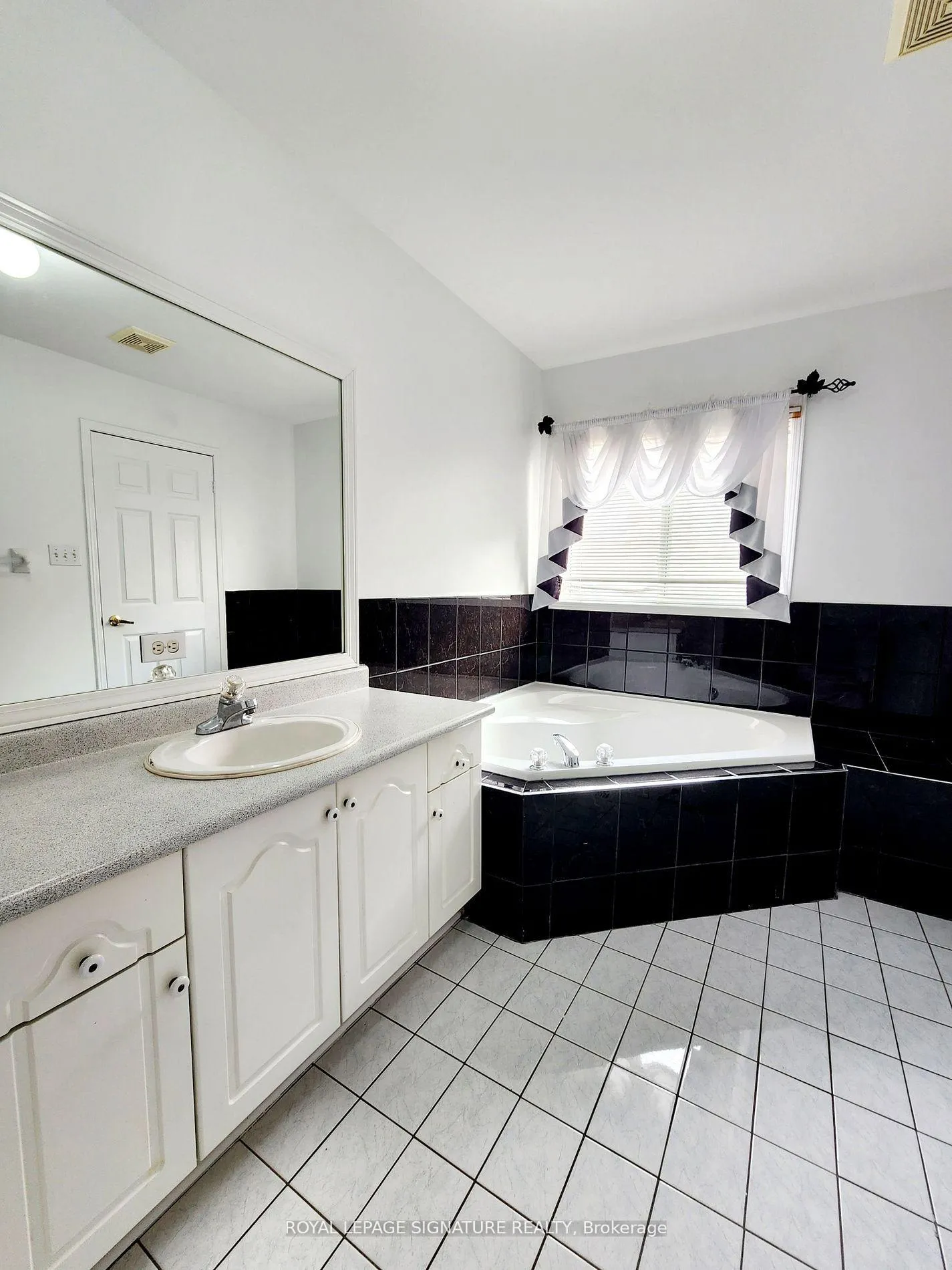 Photo 31 of 115 Blue Willow Drive, Vaughan, East Woodbridge — HOMEH