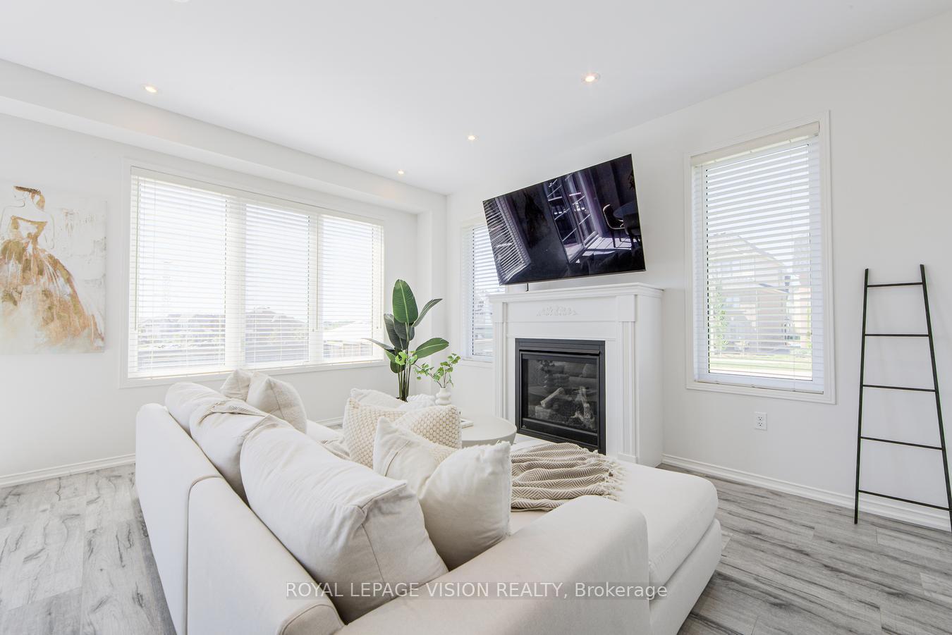 Photo 6 of 277 Cosgrove Drive, Oshawa, Windfields — HOMEH