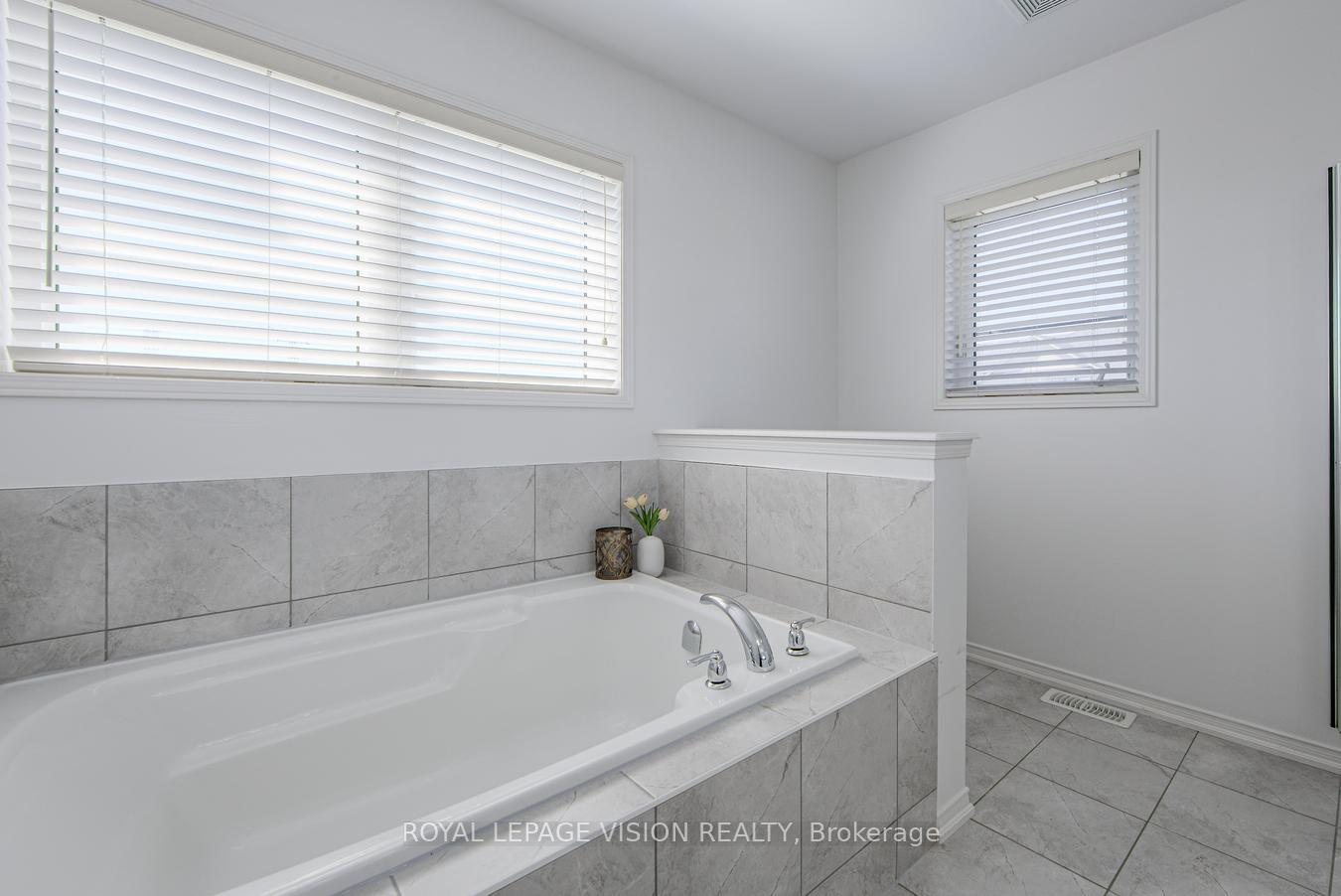 Photo 16 of 277 Cosgrove Drive, Oshawa, Windfields — HOMEH