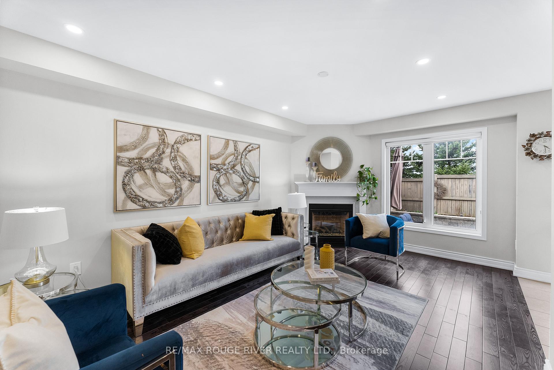 Photo 3 of 1852 Liatris Drive, Pickering, Duffin Heights — HOMEH