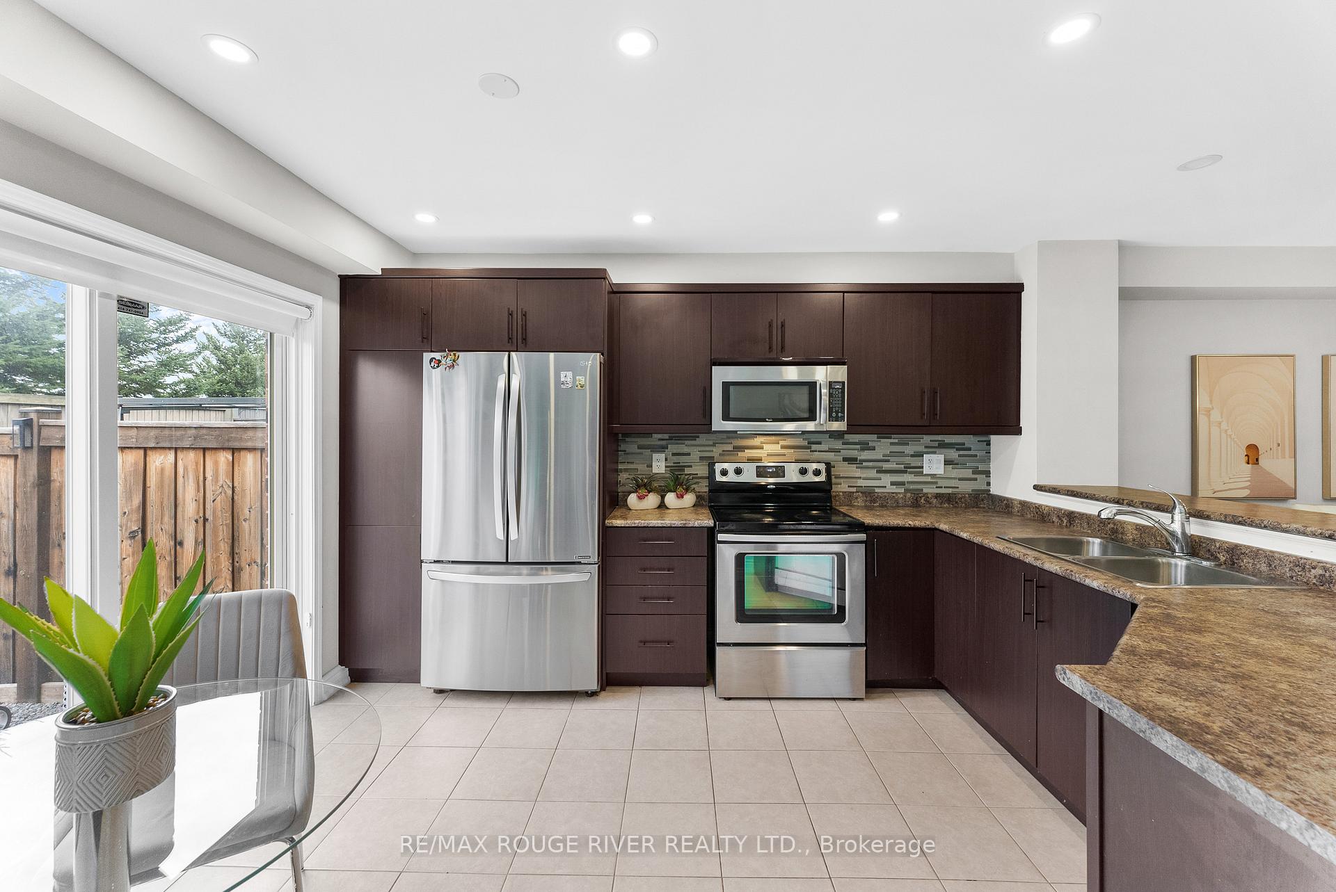 Photo 7 of 1852 Liatris Drive, Pickering, Duffin Heights — HOMEH