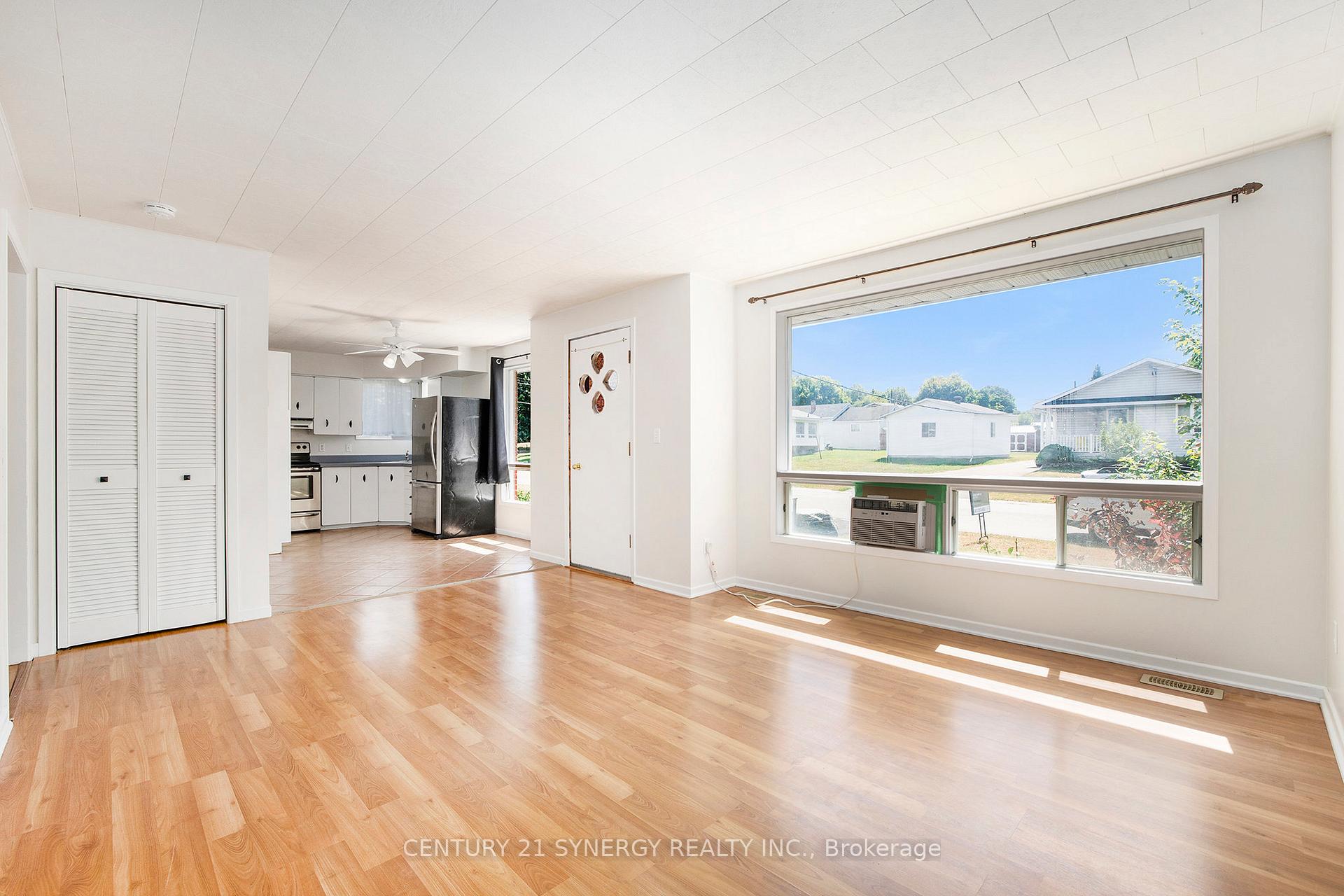 Photo 6 of 308 Joffre Avenue, Renfrew — HOMEH