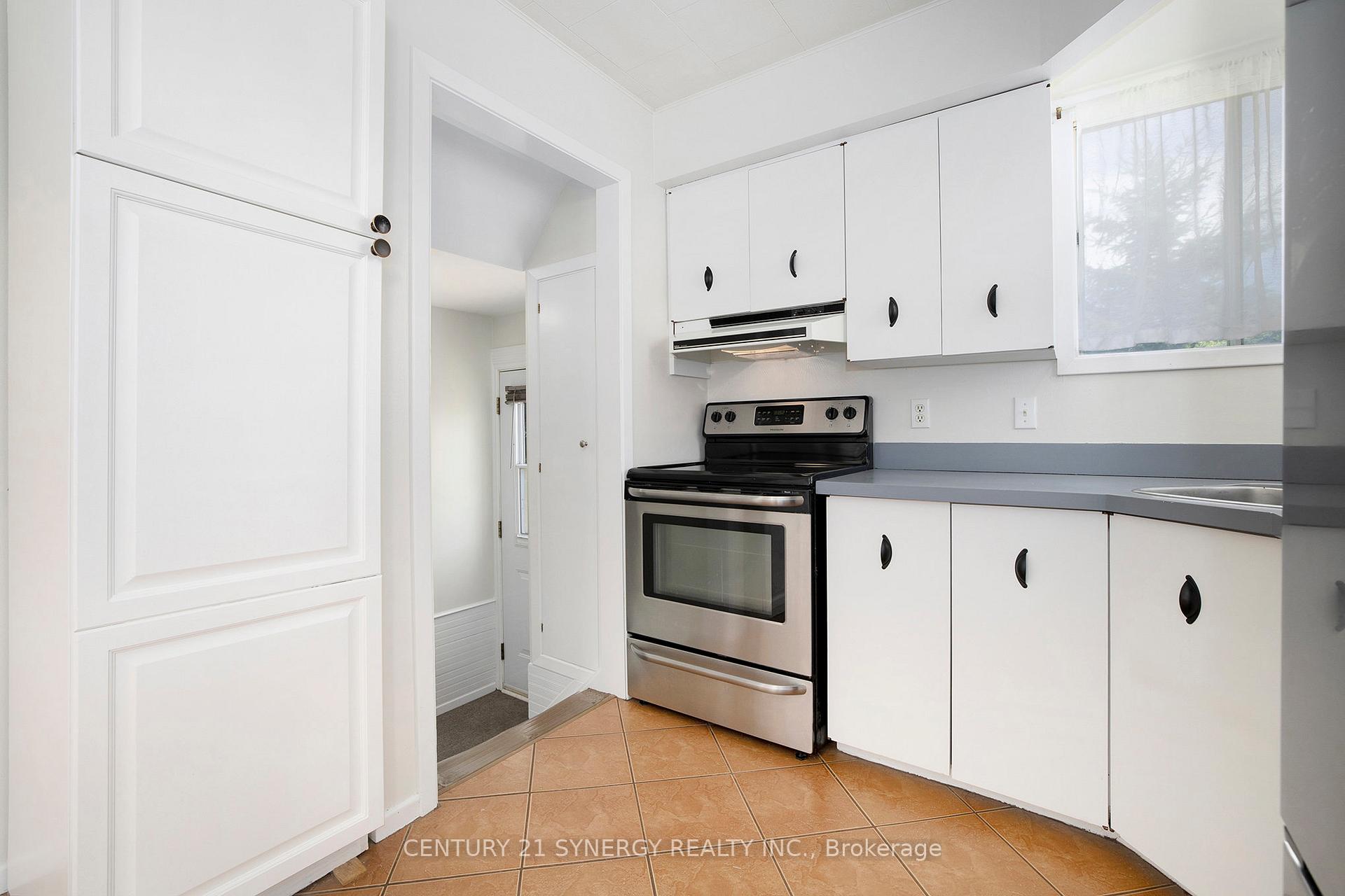 Photo 9 of 308 Joffre Avenue, Renfrew — HOMEH