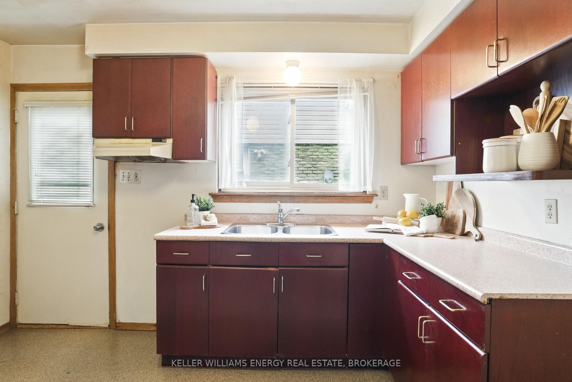Photo 5 of 198 Ormond Drive, Oshawa, Samac — HOMEH
