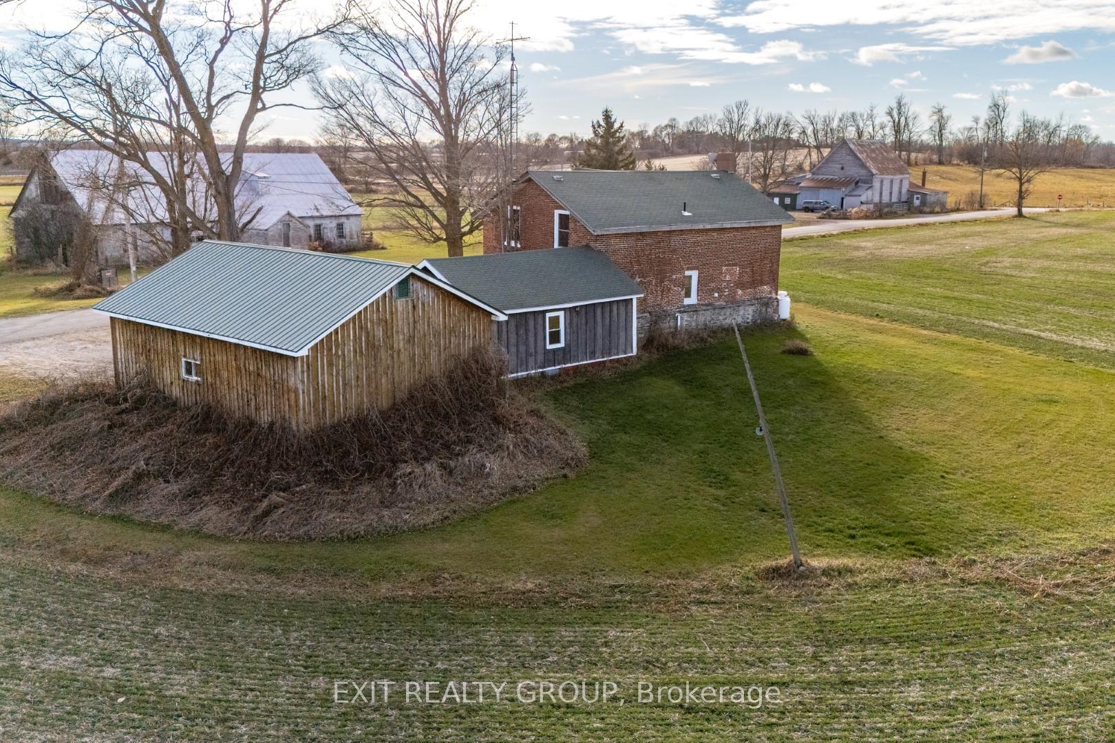 Photo 5 of 926 Grills Road, Quinte West, Sidney Ward — HOMEH