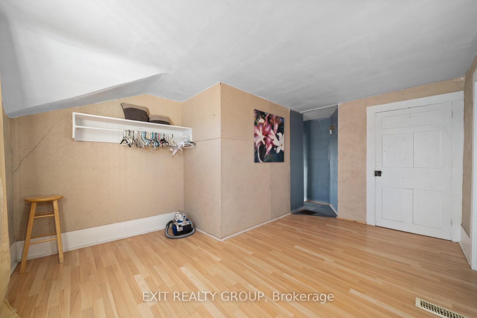Photo 31 of 926 Grills Road, Quinte West, Sidney Ward — HOMEH