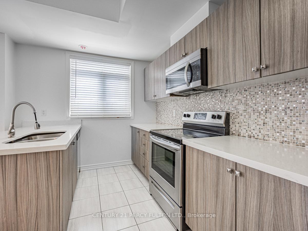Photo 7 of Unit 100, 2423 Nantucket Chase, Pickering, Duffin Heights — HOMEH
