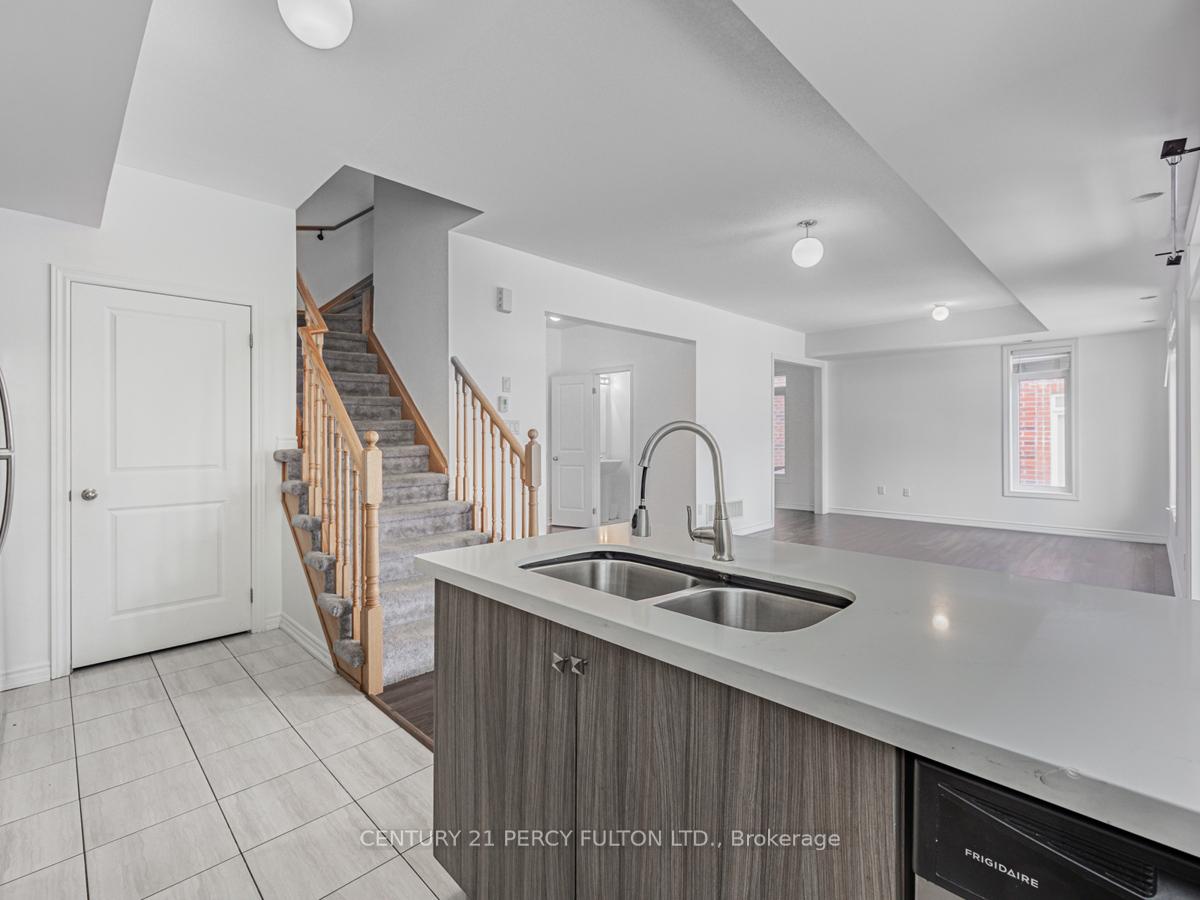 Photo 11 of Unit 100, 2423 Nantucket Chase, Pickering, Duffin Heights — HOMEH