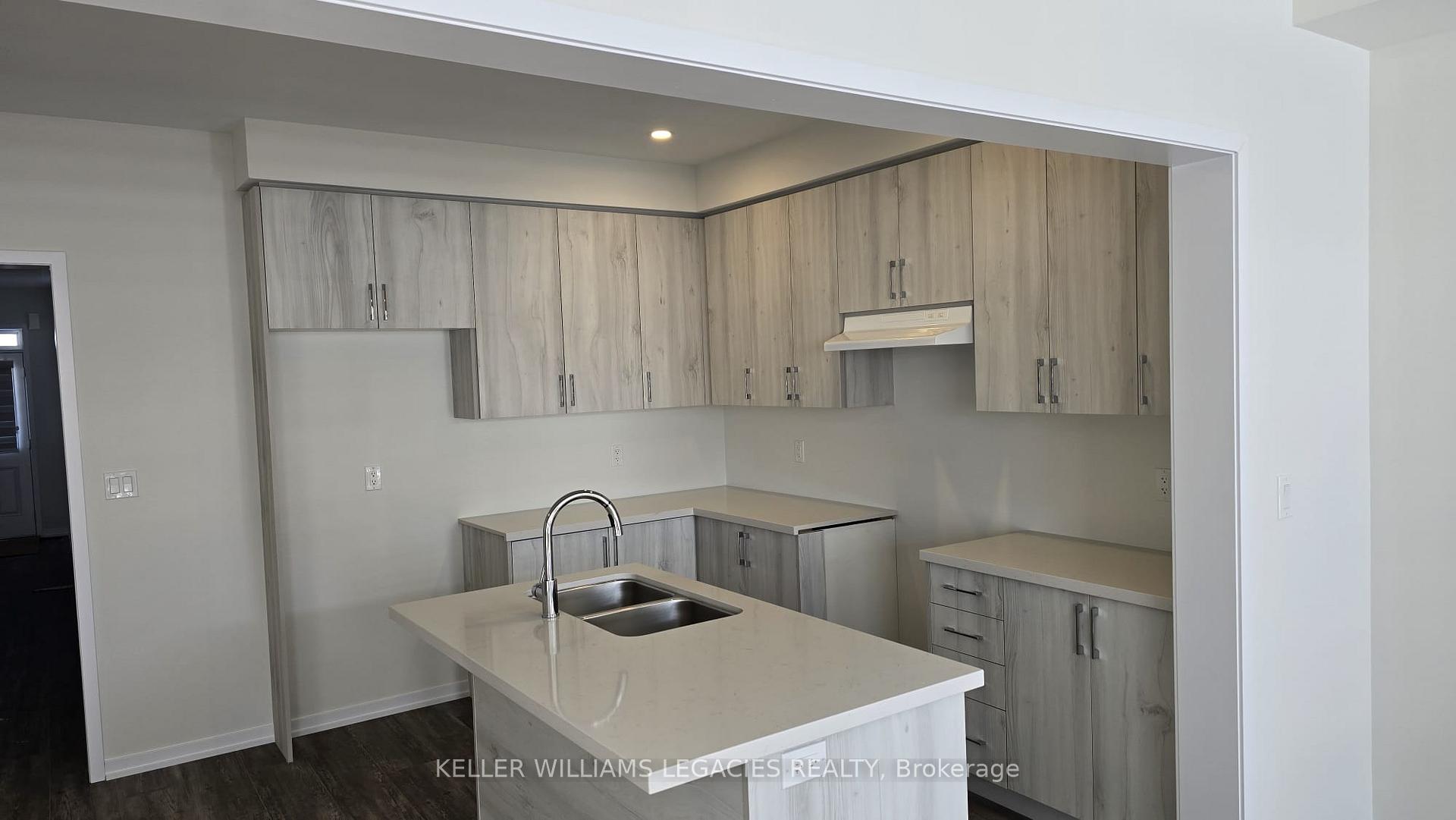 Photo 4 of 1451 Wheatcroft Drive, Oshawa, Kedron — HOMEH