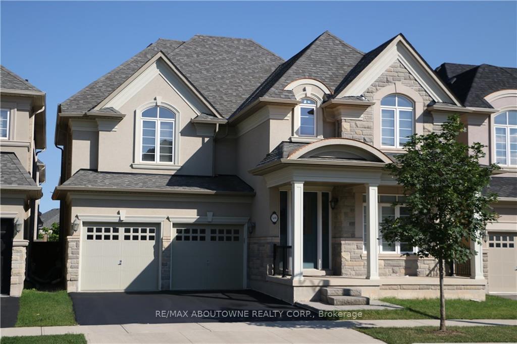 Front of 586 Hidden Trail