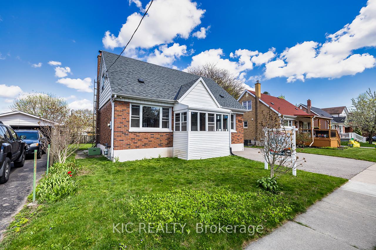 Photo 3 of 157 Warren Avenue, Oshawa, McLaughlin — HOMEH