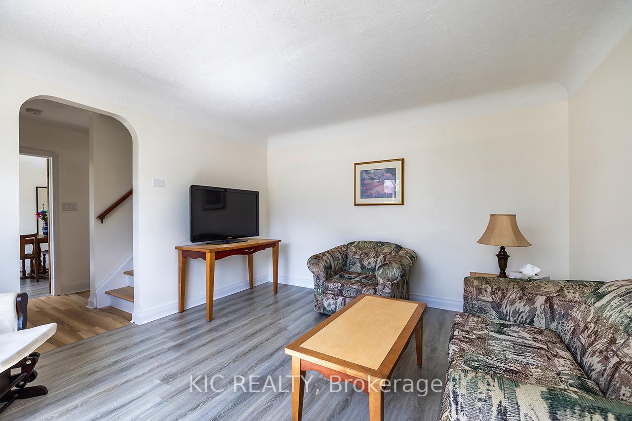 Photo 7 of 157 Warren Avenue, Oshawa, McLaughlin — HOMEH