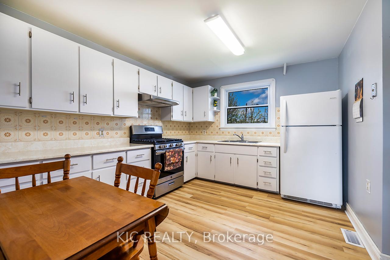 Photo 12 of 157 Warren Avenue, Oshawa, McLaughlin — HOMEH