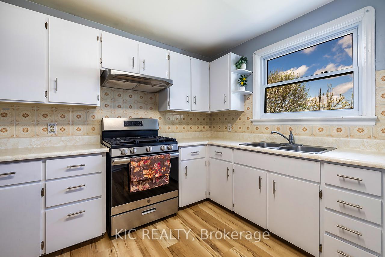 Photo 13 of 157 Warren Avenue, Oshawa, McLaughlin — HOMEH