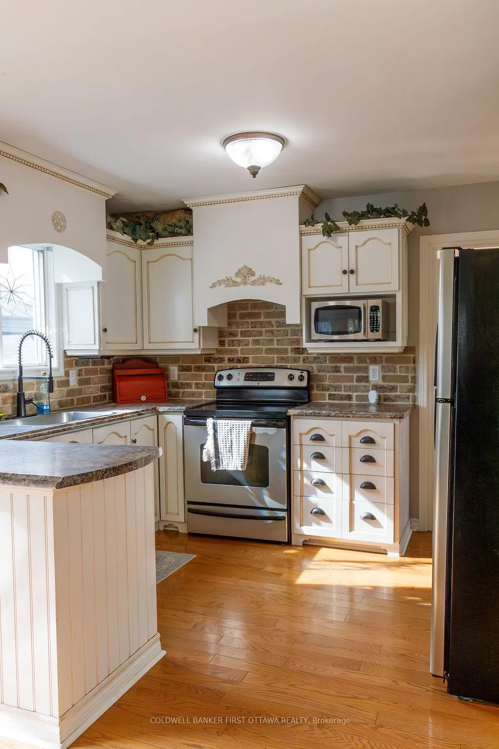 Photo 10 of 32 James Lewis Avenue, Ottawa, Stittsville (South) — HOMEH