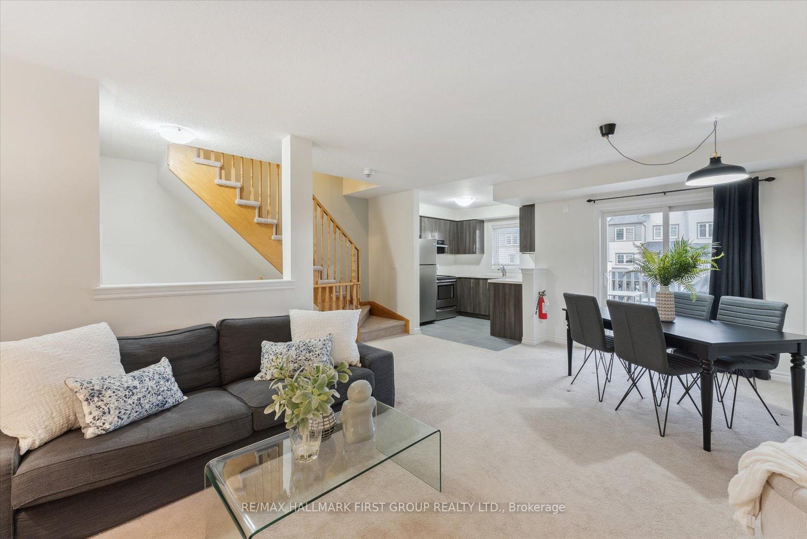 Photo 8 of 33 Nearco Crescent, Oshawa, Windfields — HOMEH