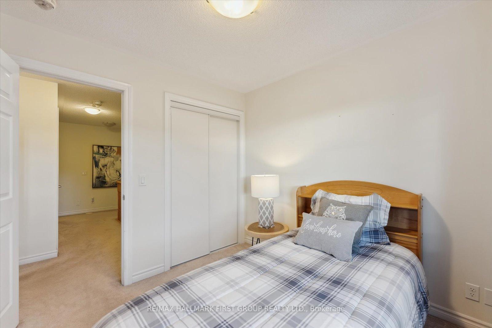 Photo 14 of 33 Nearco Crescent, Oshawa, Windfields — HOMEH
