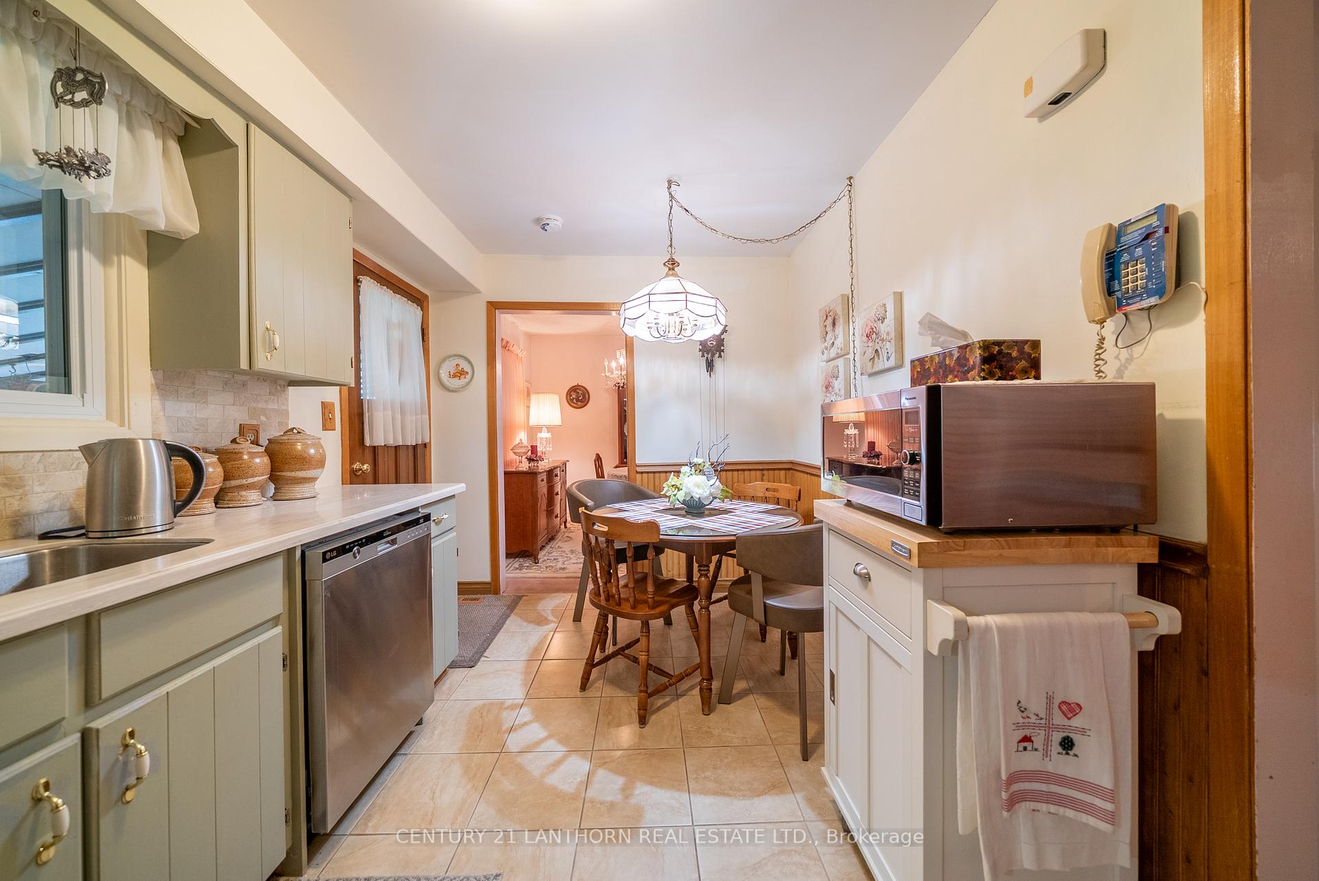 Photo 12 of 308 Catalina Drive, Quinte West, Sidney Ward — HOMEH