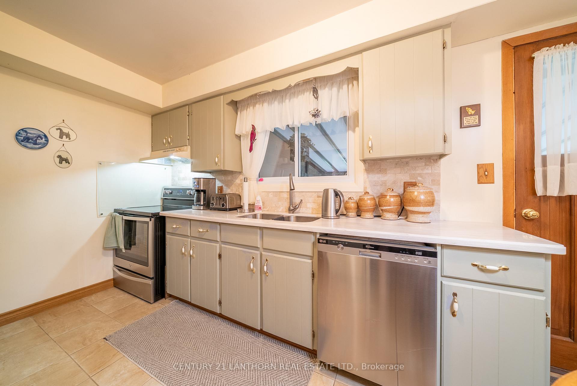 Photo 13 of 308 Catalina Drive, Quinte West, Sidney Ward — HOMEH