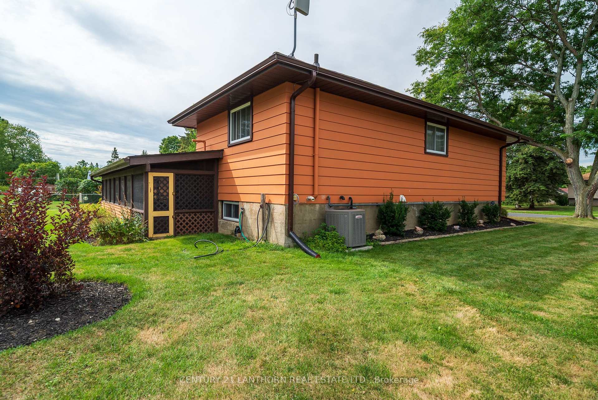 Photo 35 of 308 Catalina Drive, Quinte West, Sidney Ward — HOMEH