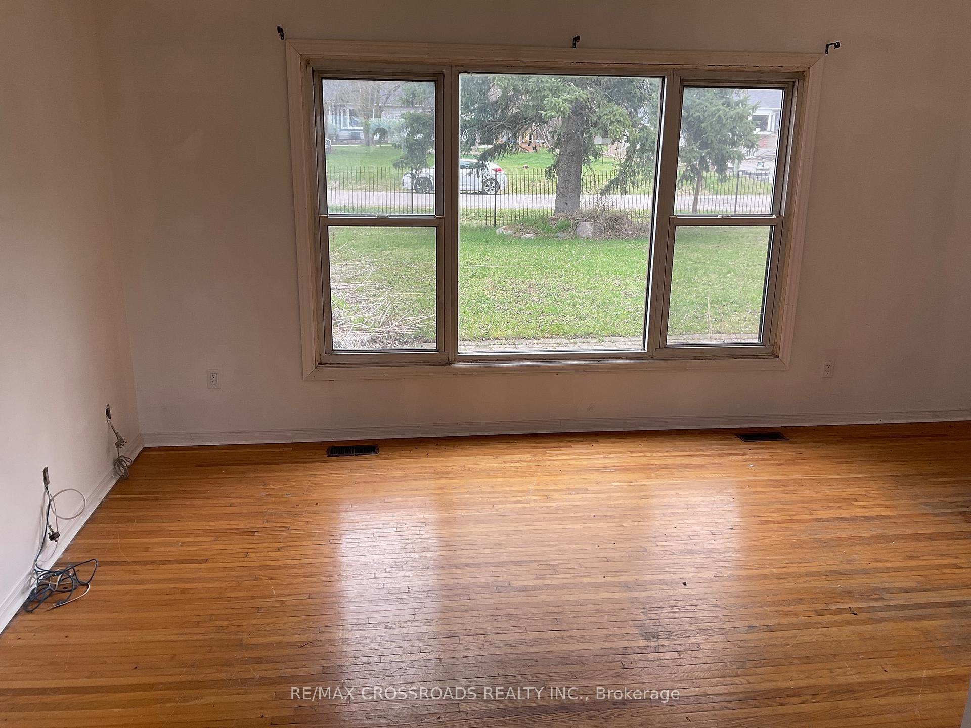 Photo 10 of 239 Davidson Street, Pickering, Rural Pickering — HOMEH