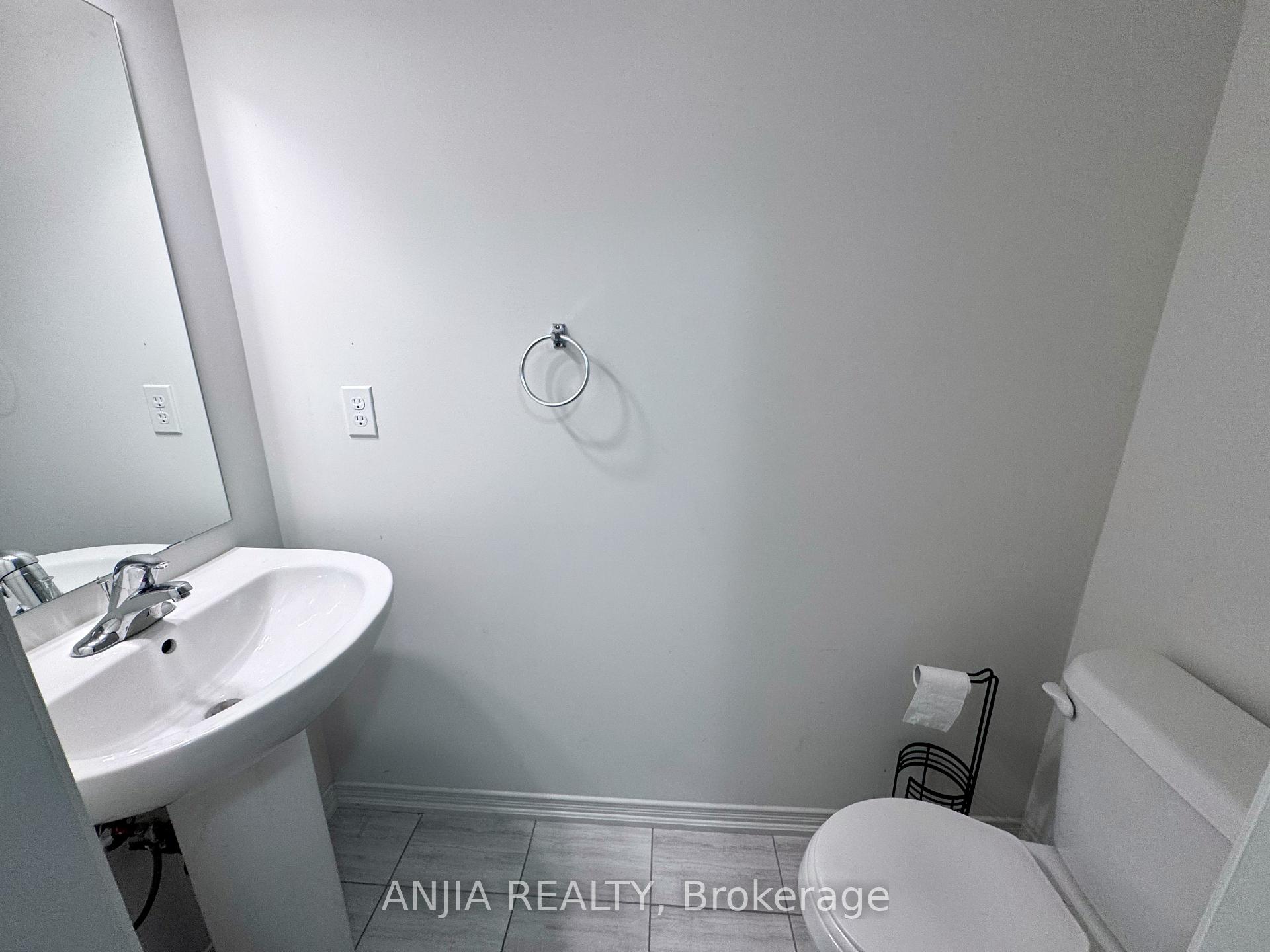 Photo 6 of 35 Filly Path, Oshawa, Windfields — HOMEH