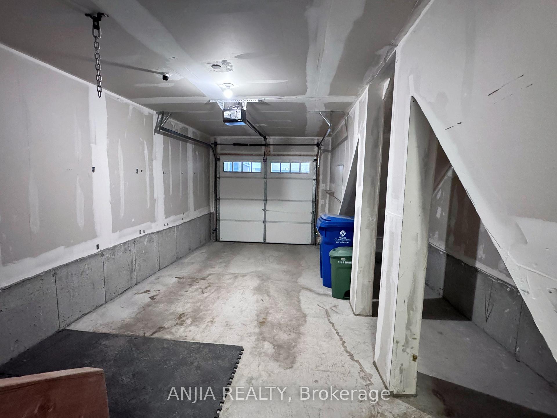 Photo 15 of 35 Filly Path, Oshawa, Windfields — HOMEH