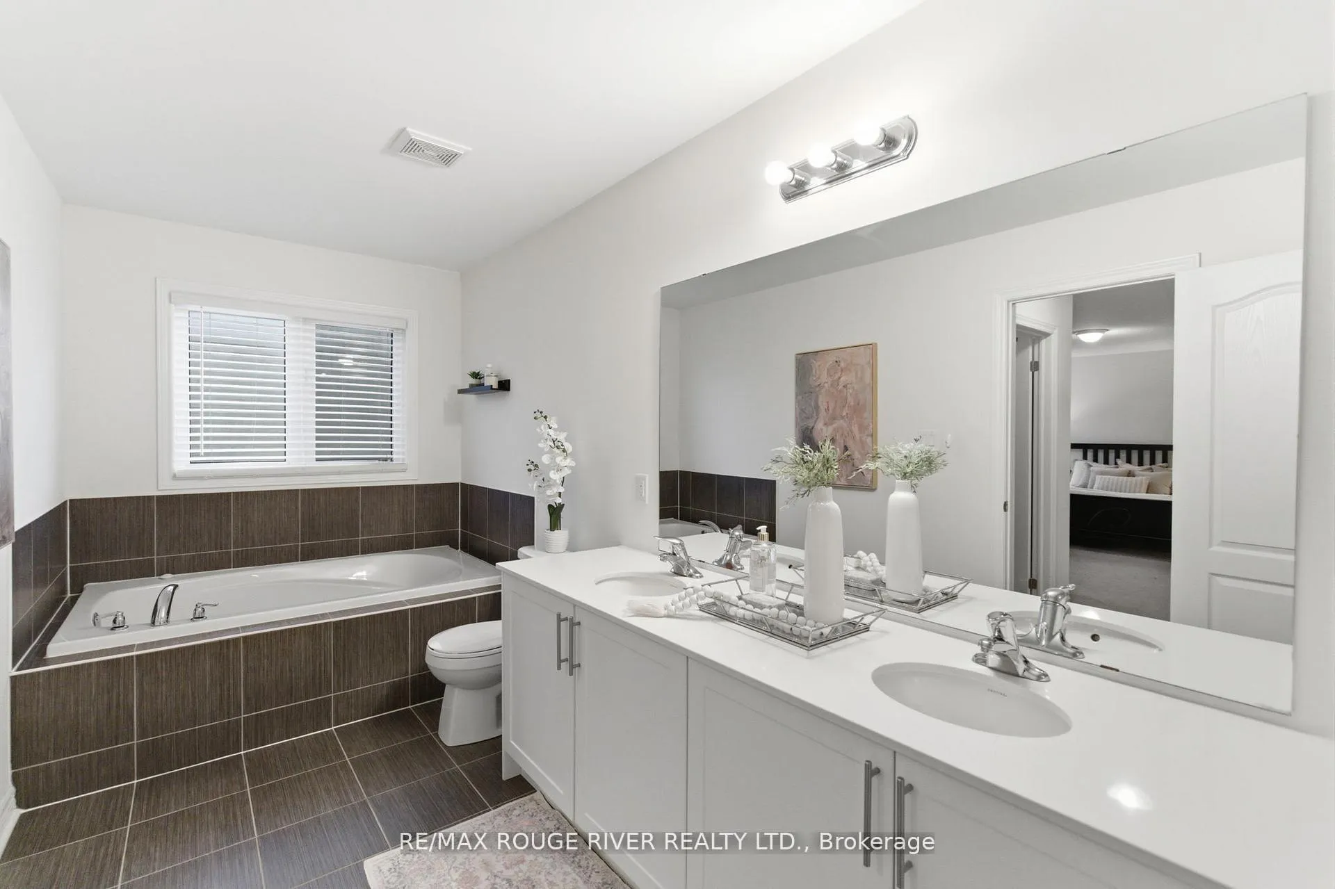 Photo 24 of 50 Cale Avenue, Clarington, Courtice — HOMEH