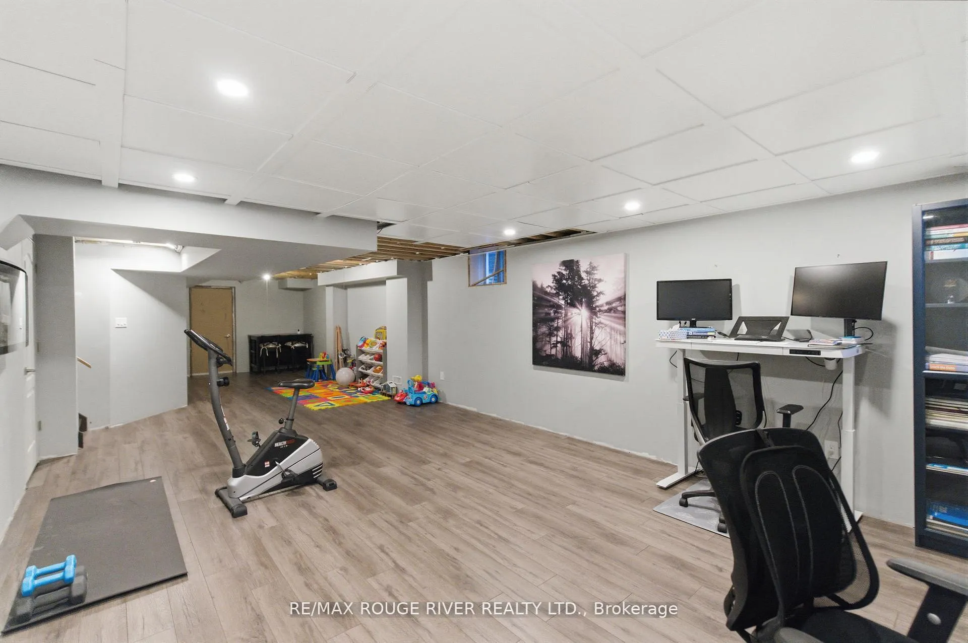 Photo 38 of 50 Cale Avenue, Clarington, Courtice — HOMEH