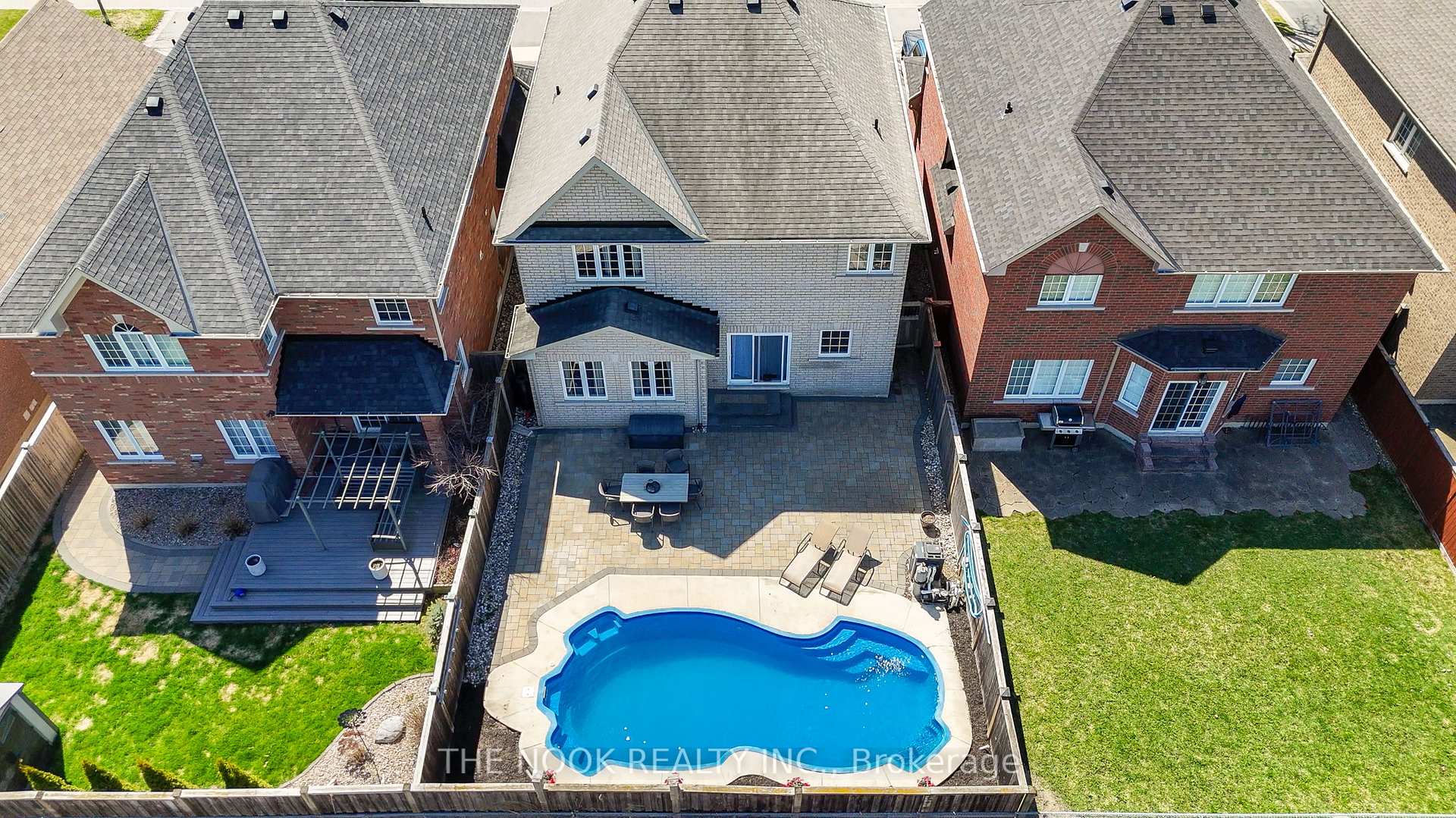 Photo 1 of 586 Fairglen Avenue, Oshawa, Northglen — HOMEH